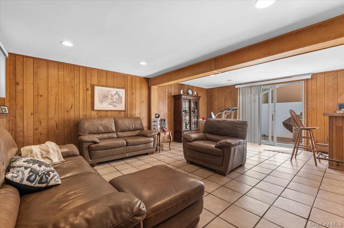 196 Von Huenfeld Street Property Photo 18