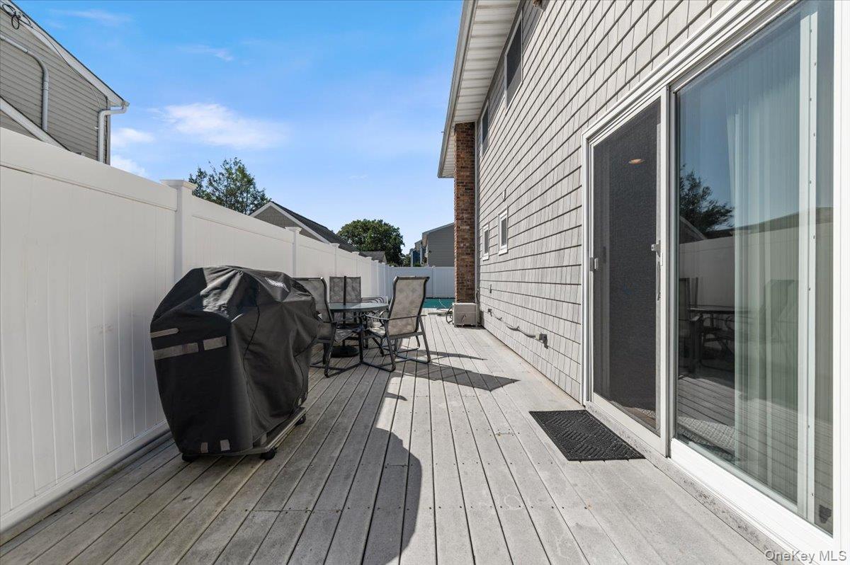 196 Von Huenfeld Street Property Photo 21