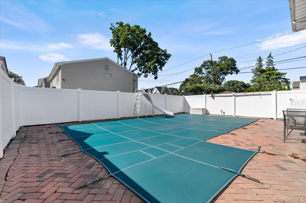 196 Von Huenfeld Street Property Photo 22