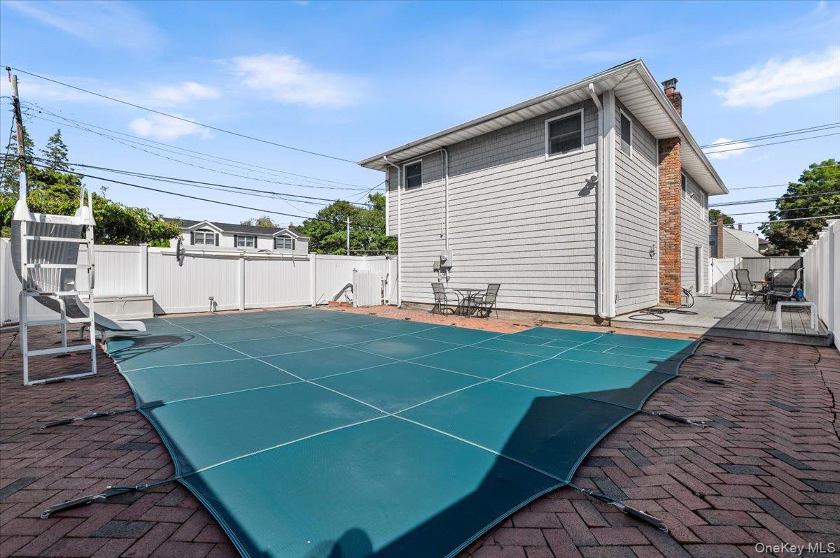 196 Von Huenfeld Street Property Photo 23