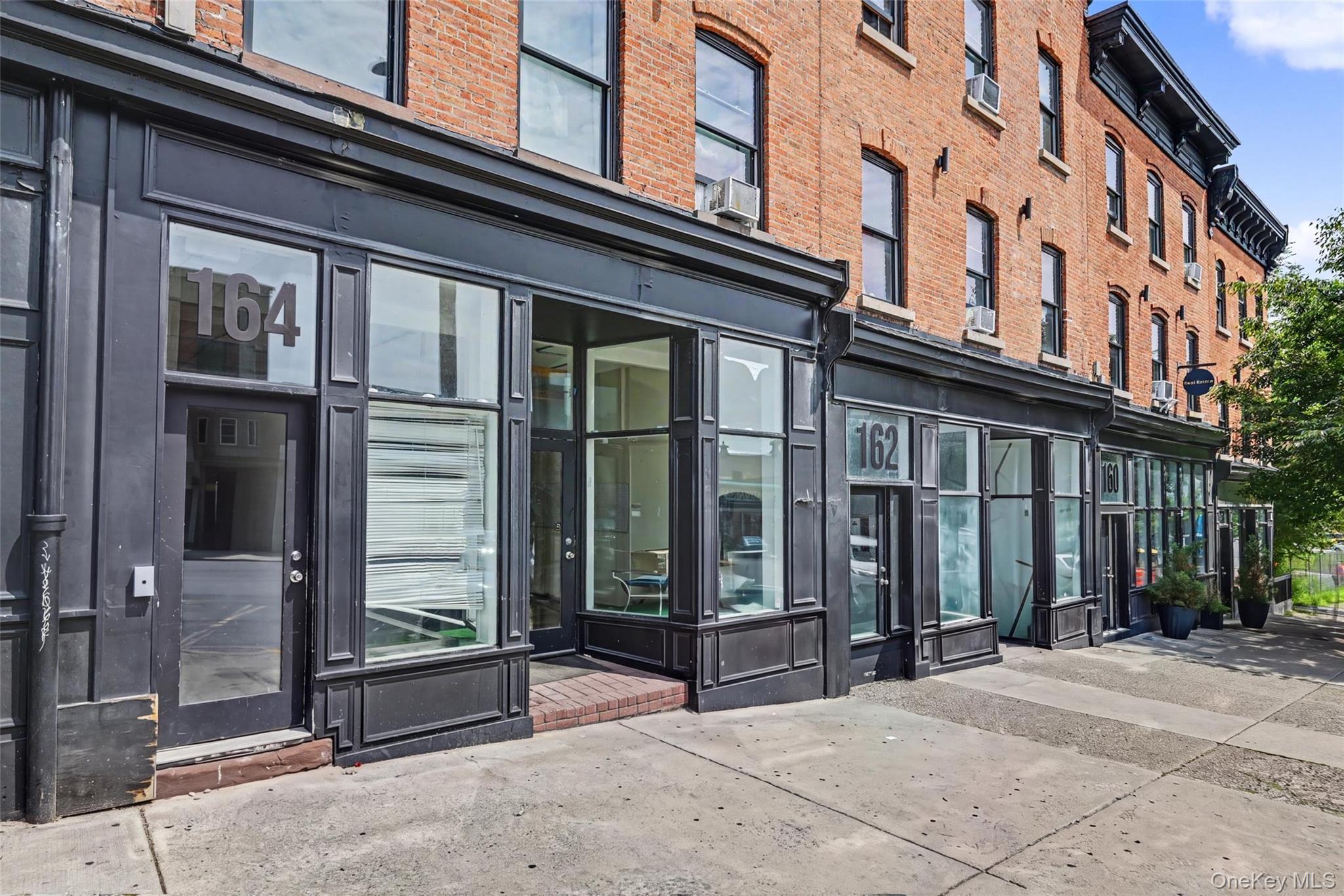 164 Broadway Property Photo 3