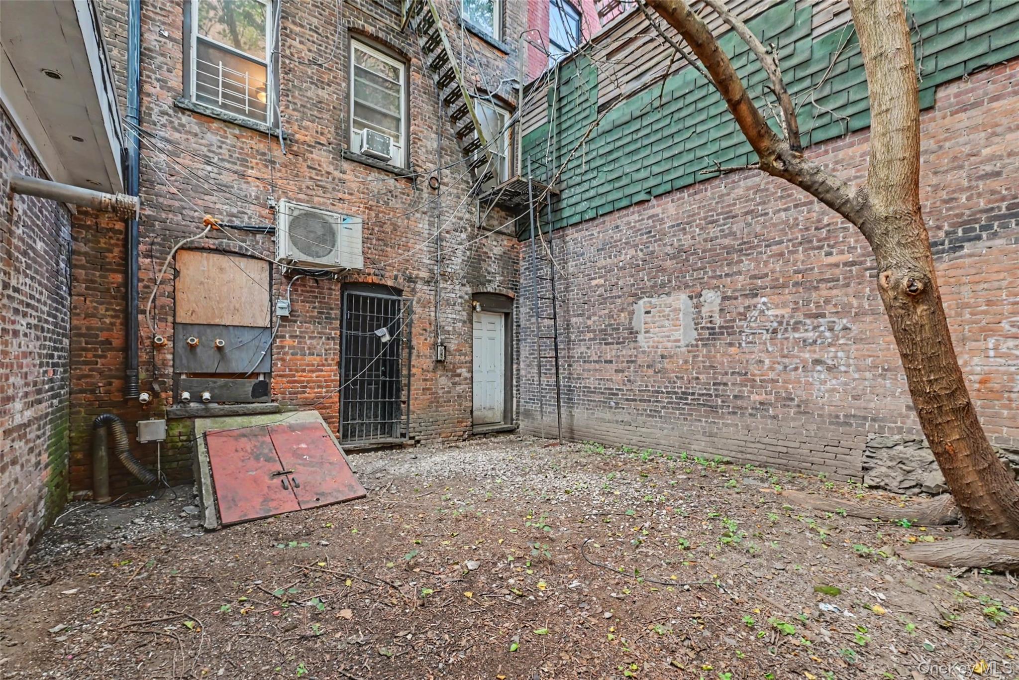 164 Broadway Property Photo 11
