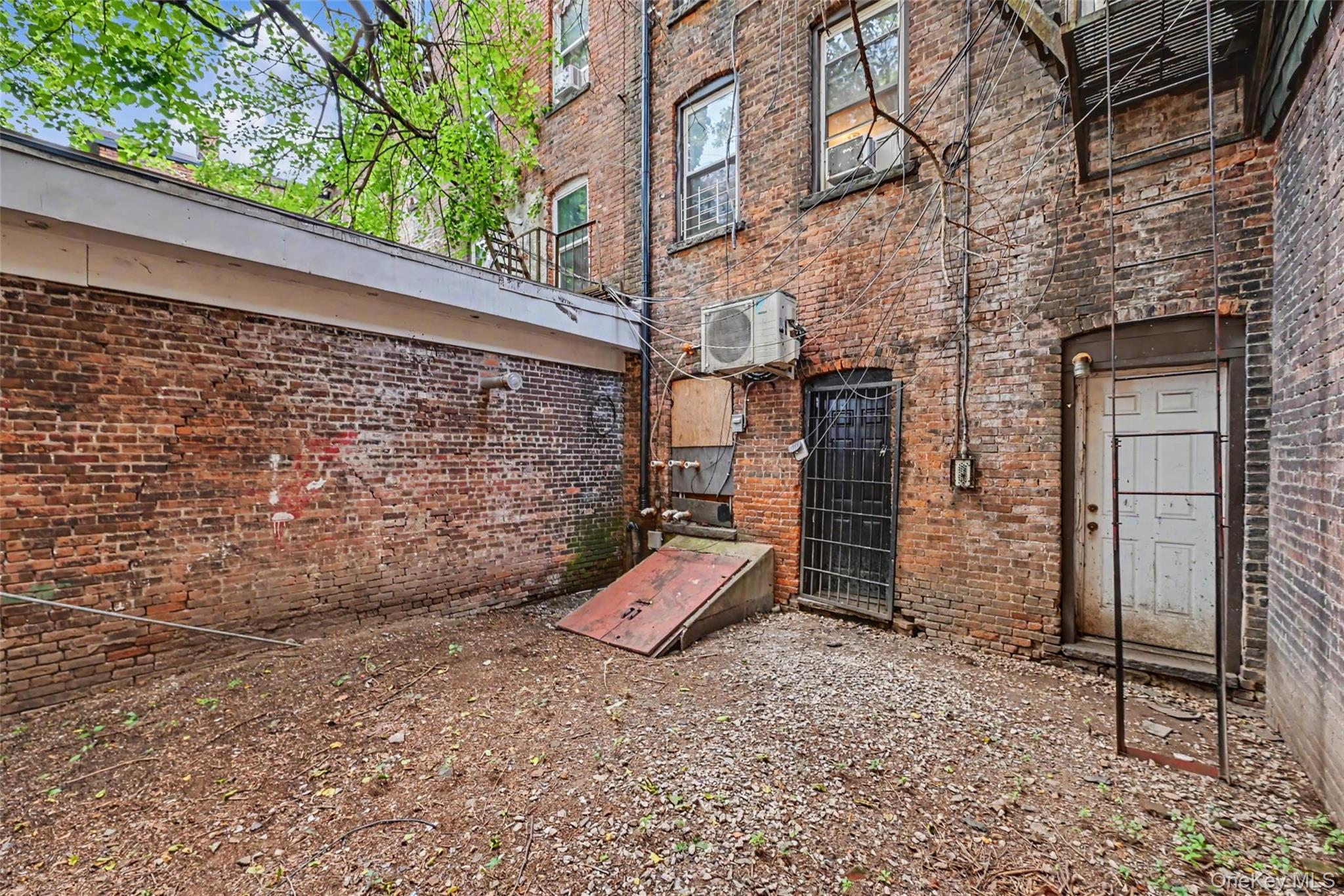 164 Broadway Property Photo 13