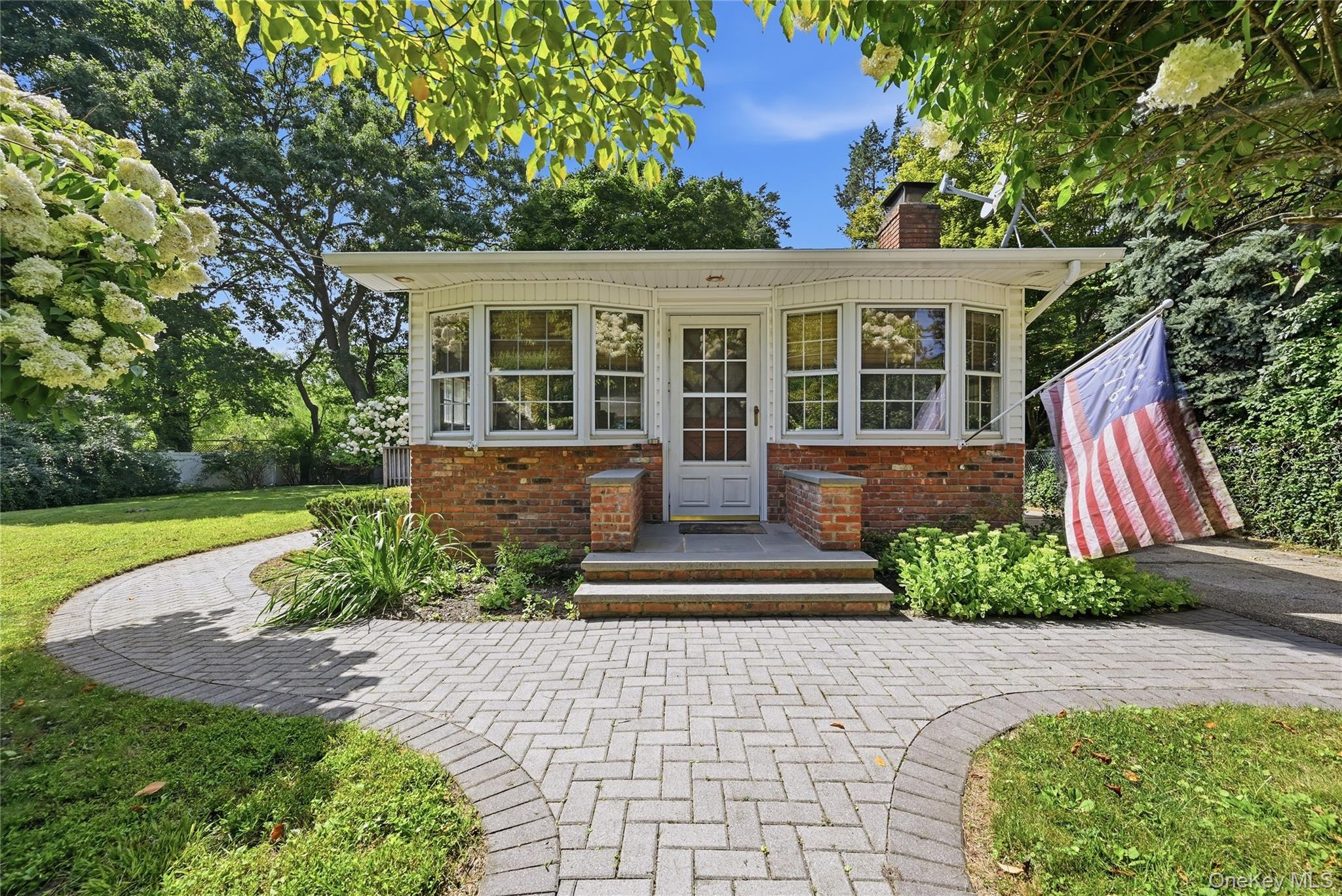 76 Queen Road Property Photo 1