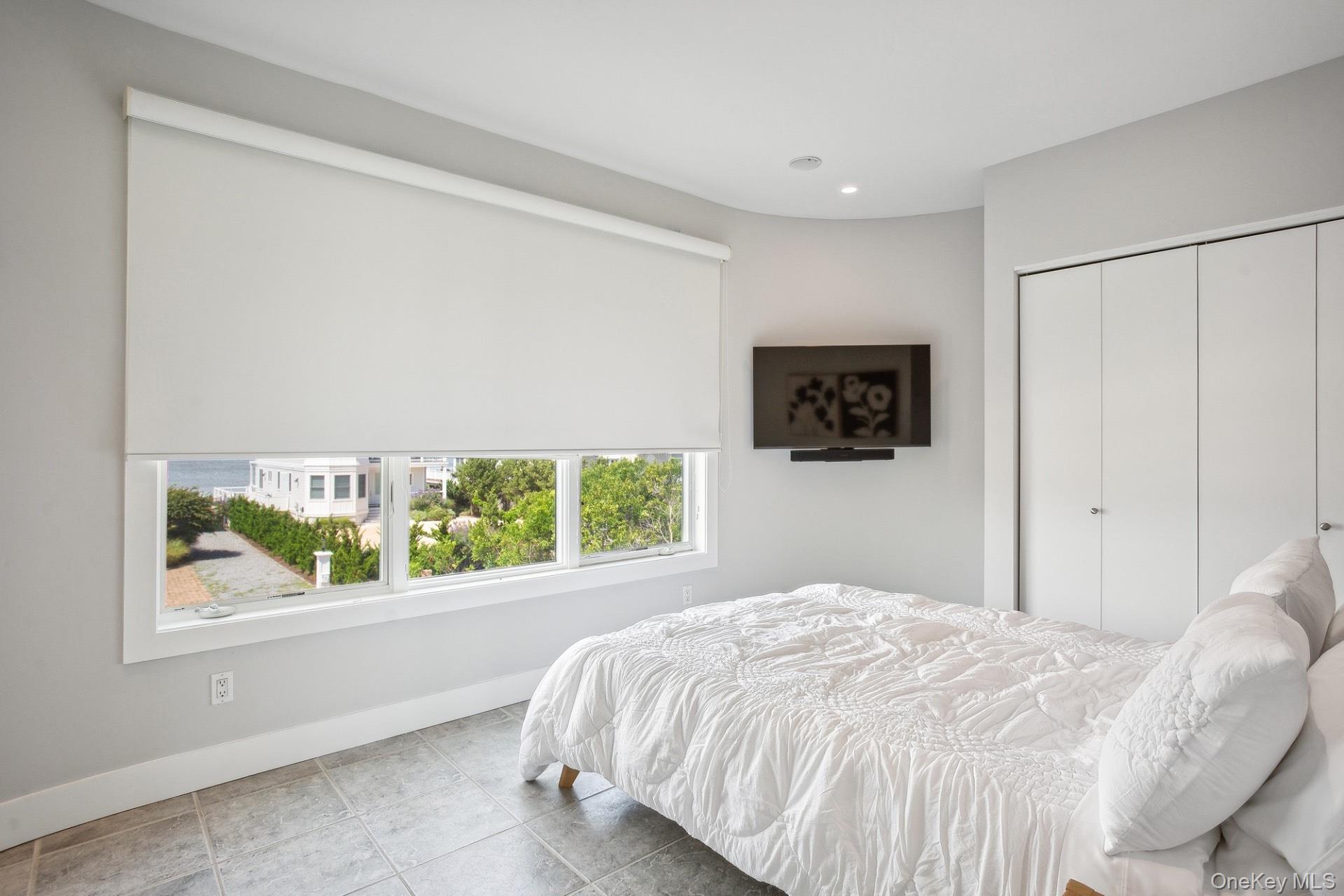 681 Dune Road Property Photo 11
