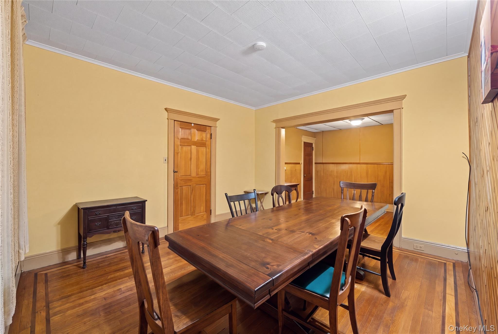 71-15 68th Street Property Photo 4