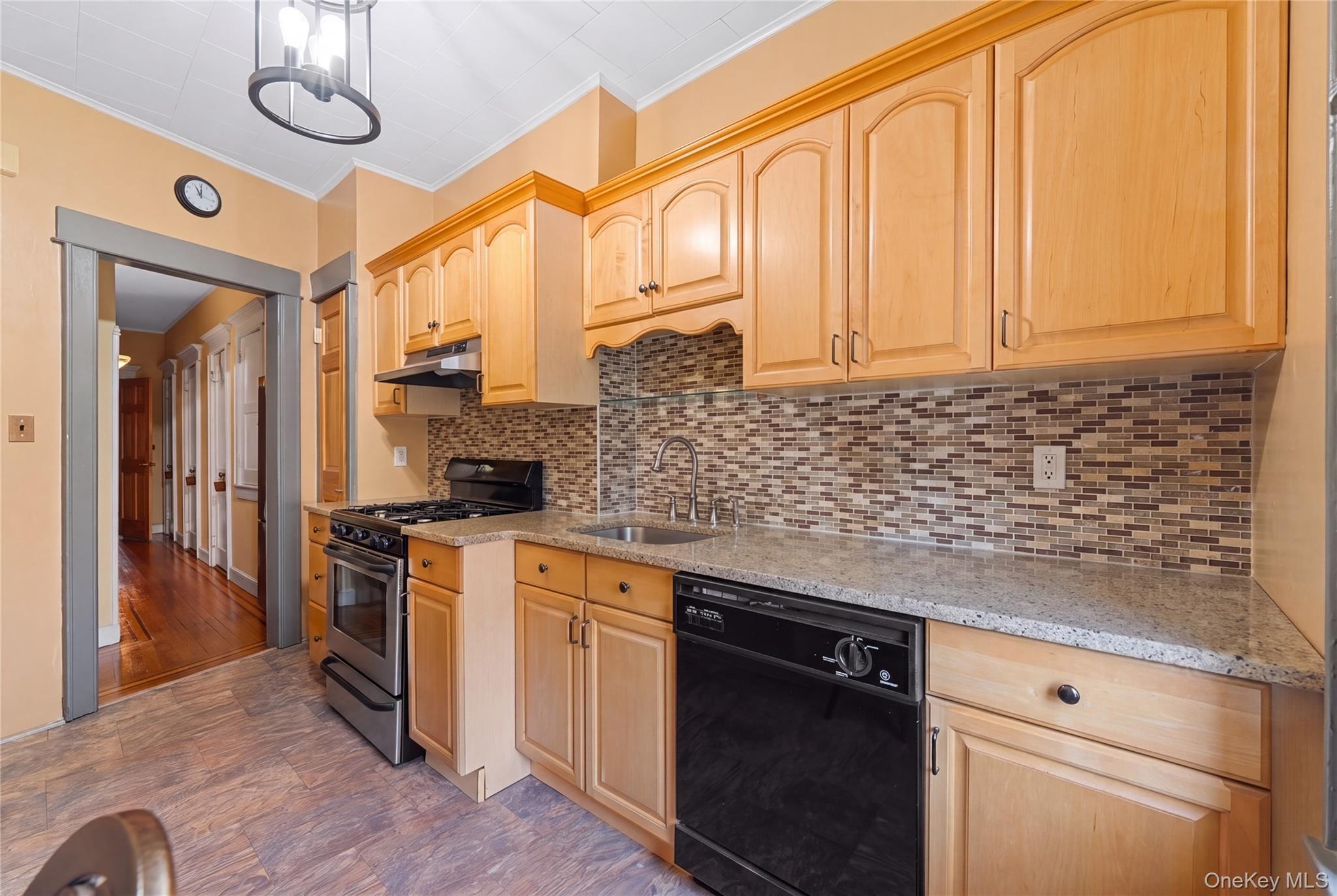 71-15 68th Street Property Photo 14