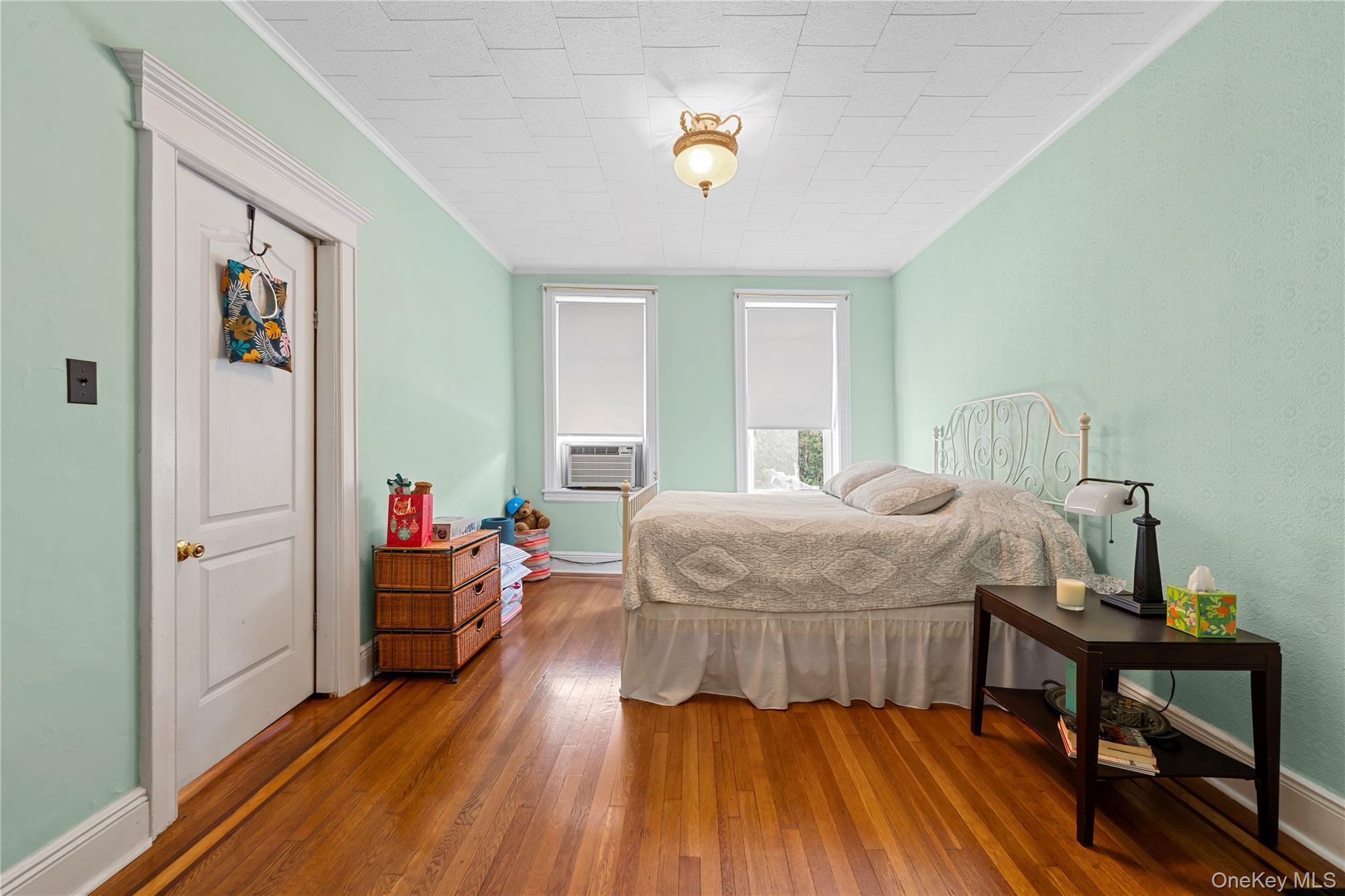 71-15 68th Street Property Photo 18