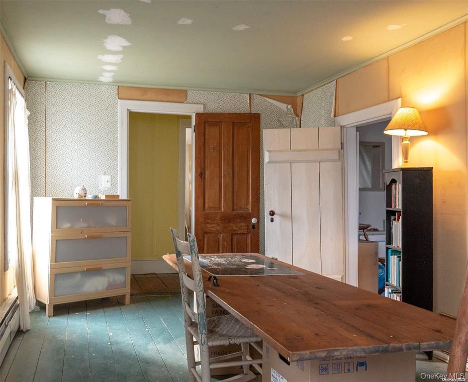 362 Middle Road Property Photo 13