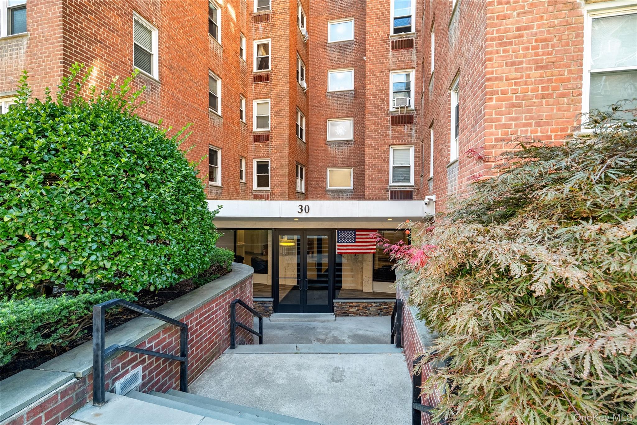 30 E Hartsdale Avenue 3l Property Photo 4