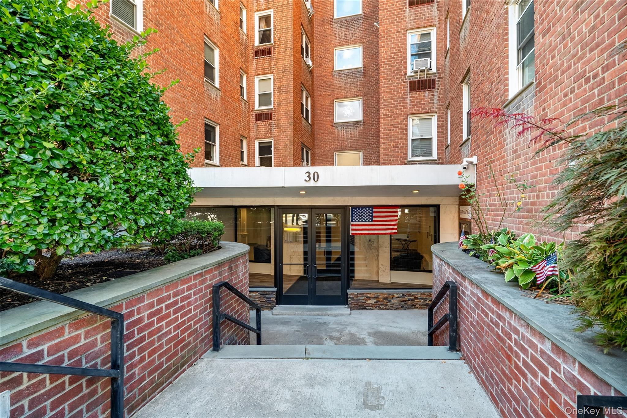 30 E Hartsdale Avenue 3l Property Photo 5
