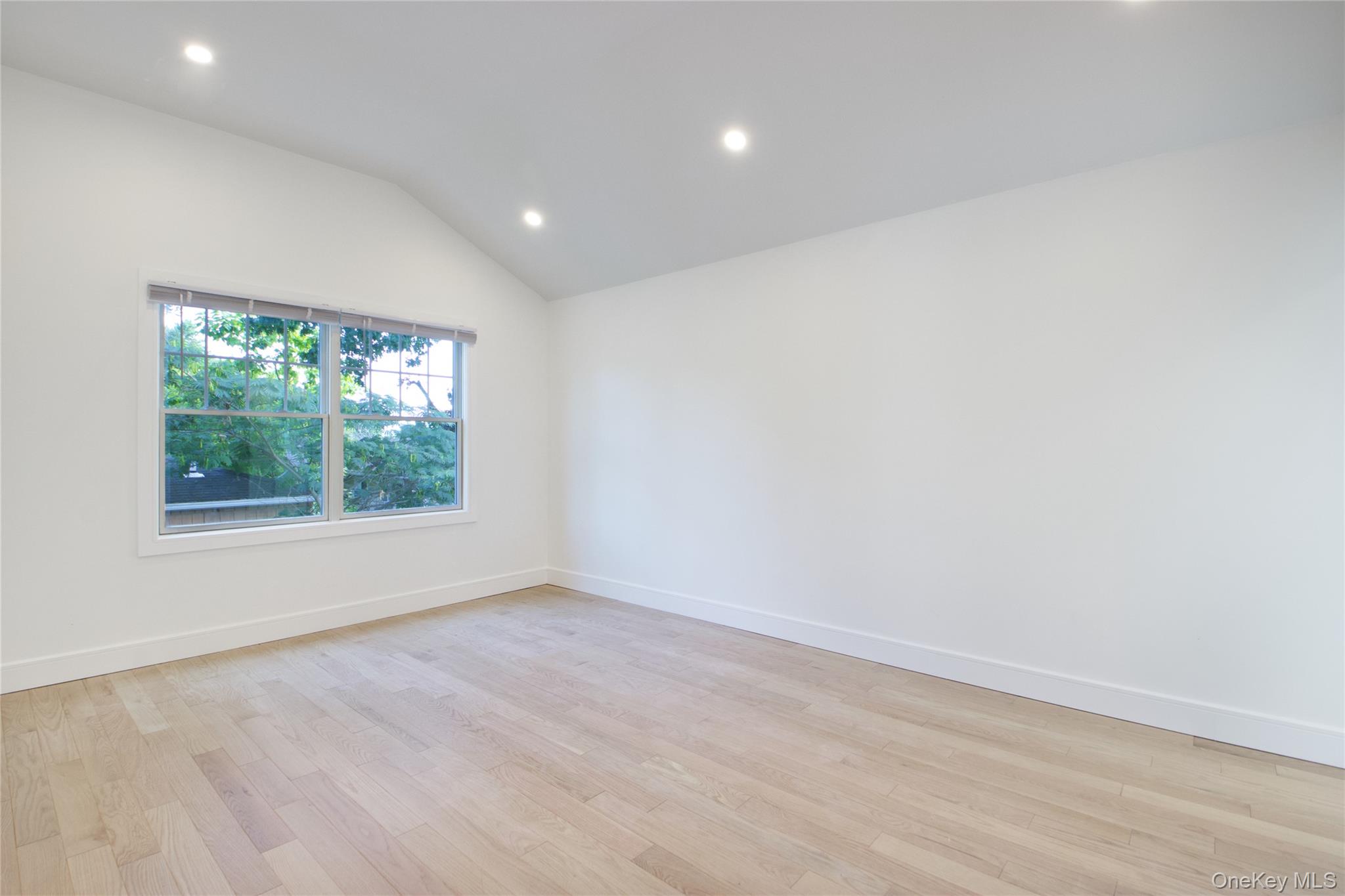 48 N Linwood B Property Photo 13