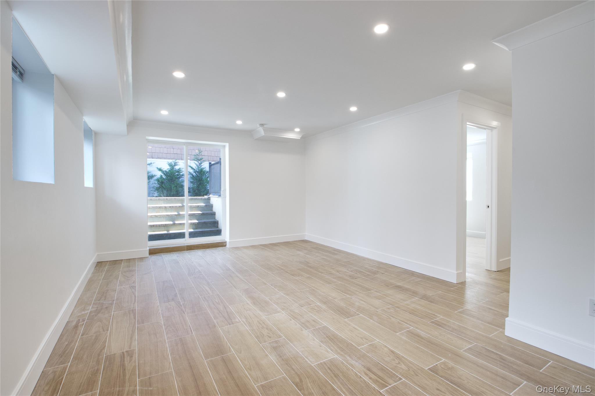 48 N Linwood B Property Photo 17