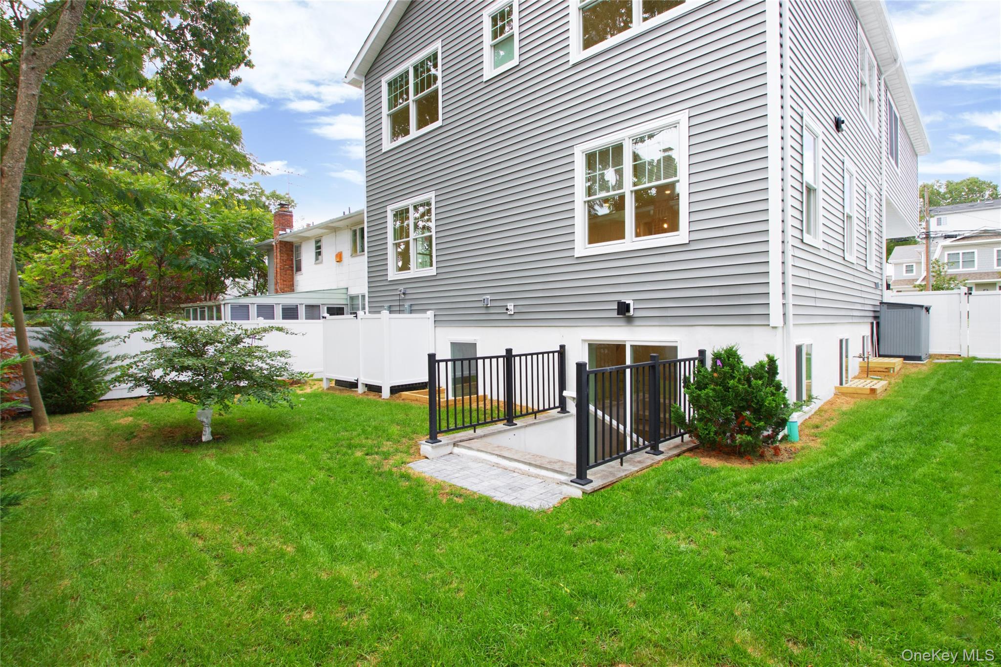 48 N Linwood B Property Photo 23