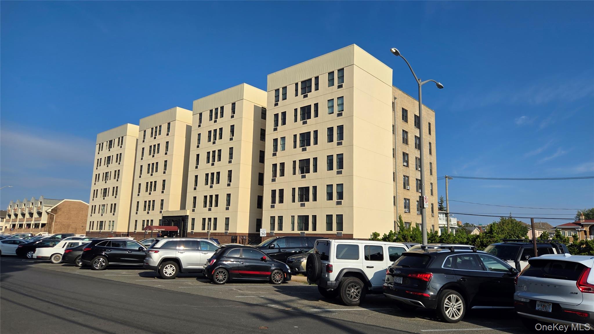 25 W Broadway 501 Property Photo 1