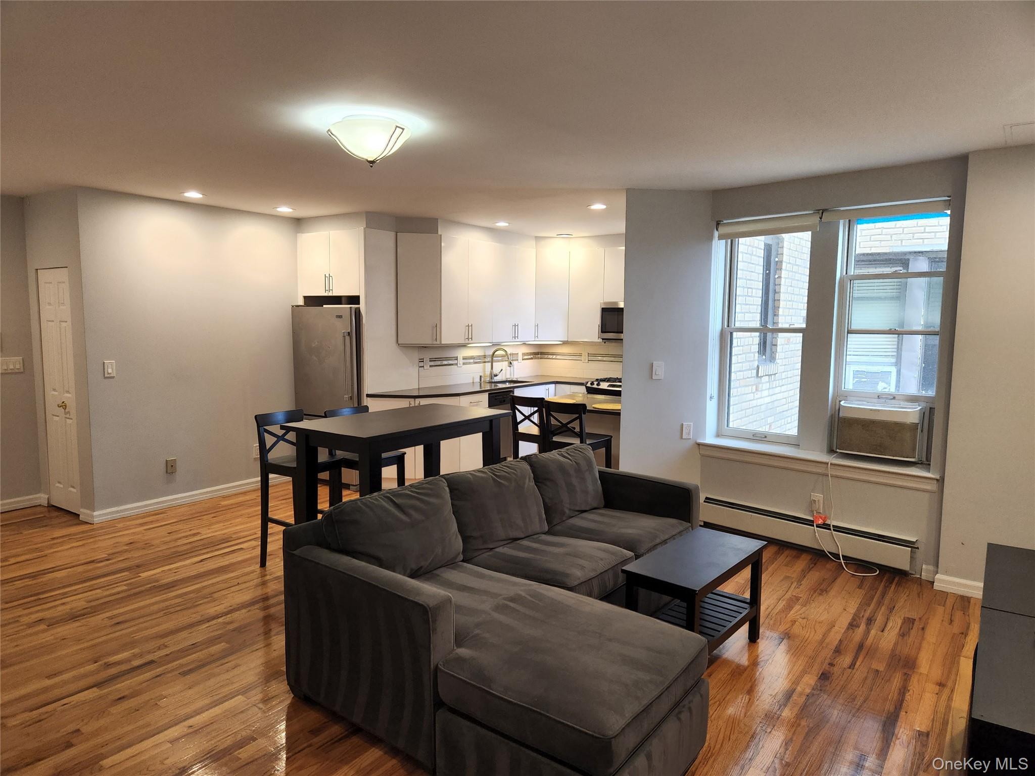25 W Broadway 501 Property Photo 3