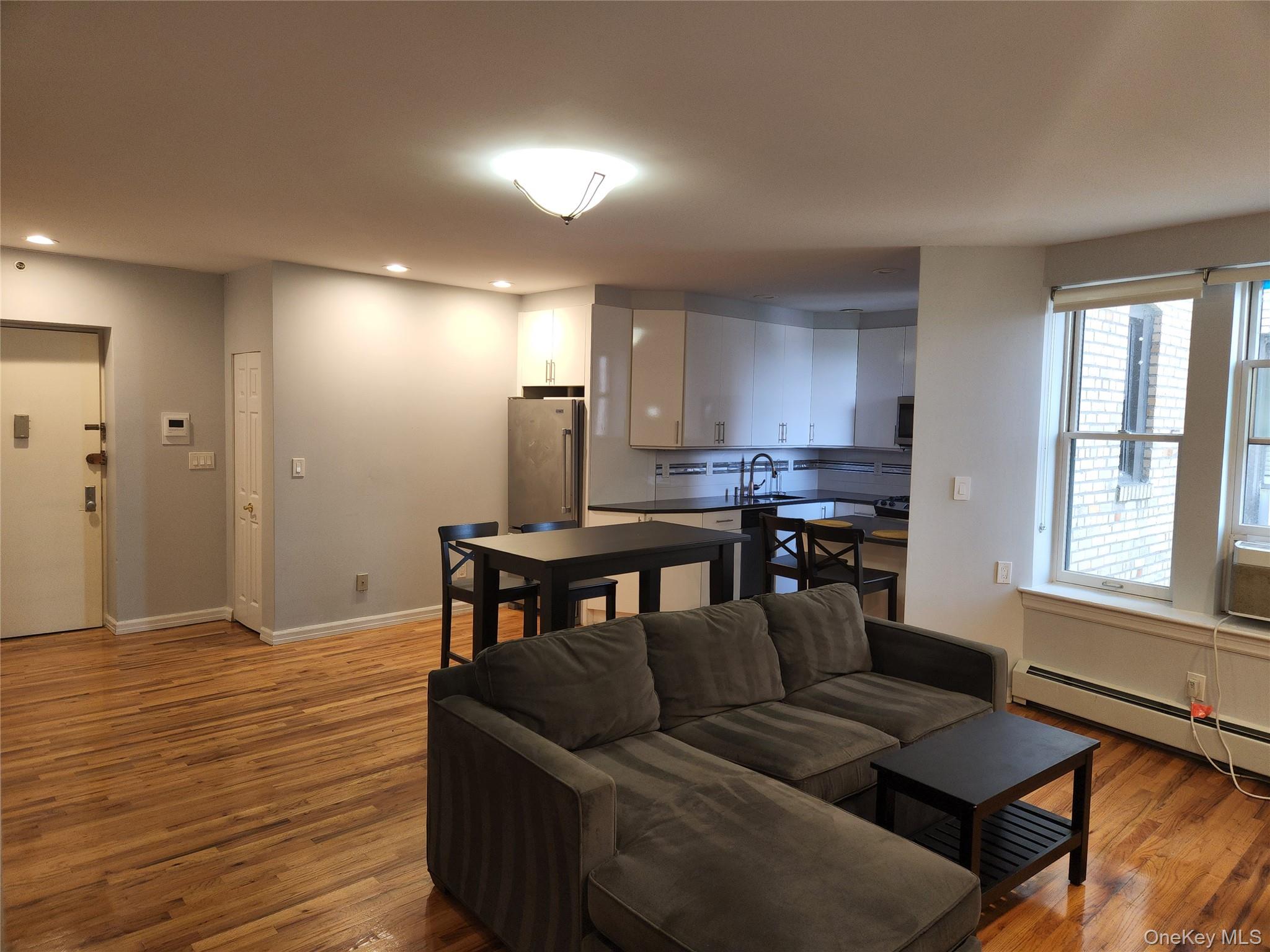 25 W Broadway 501 Property Photo 8