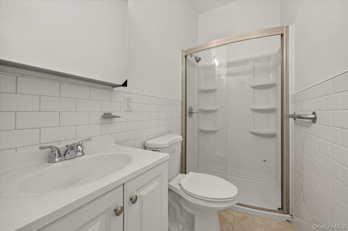 458 Drew Property Photo 5