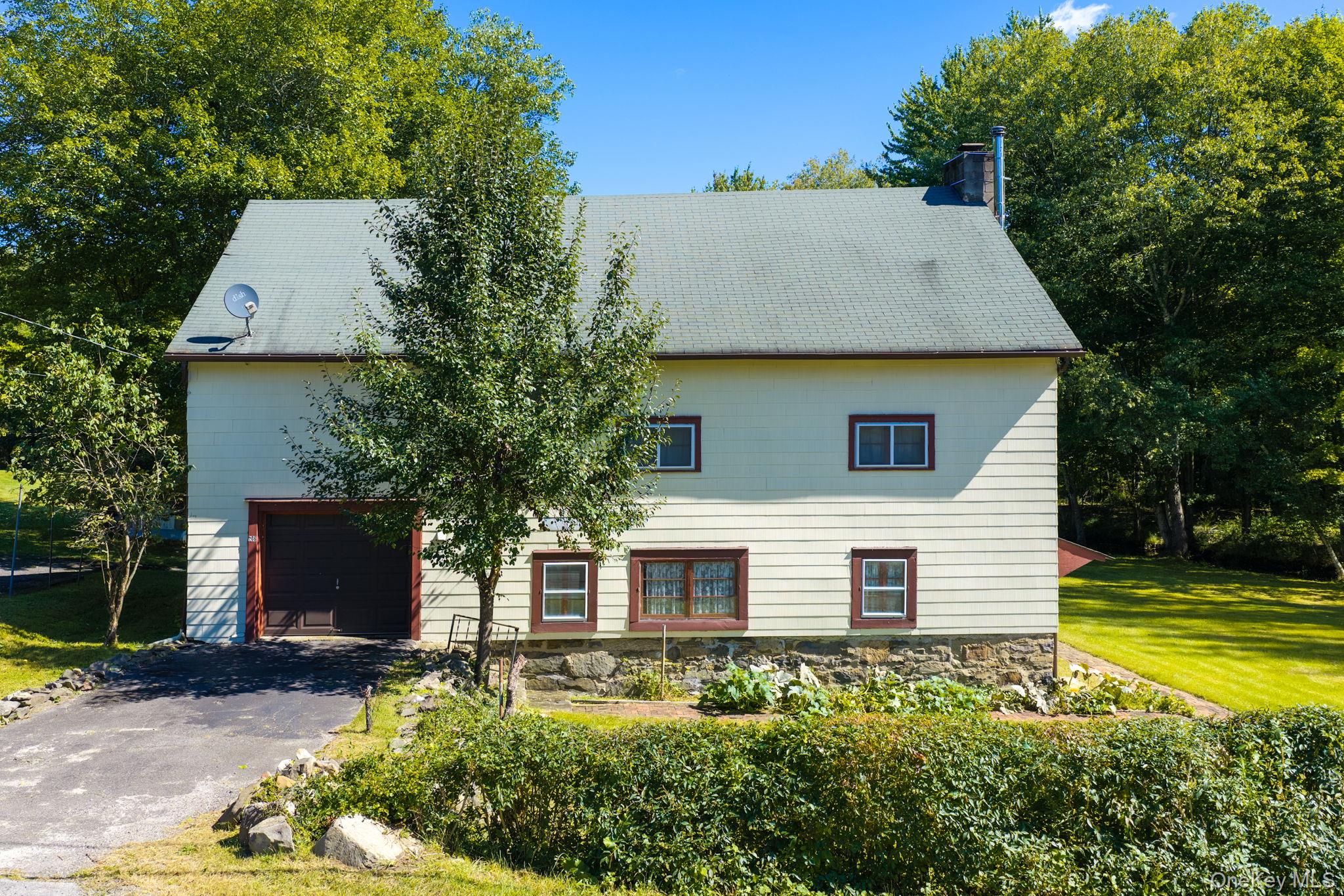 208 White Bridge Road Property Photo 4