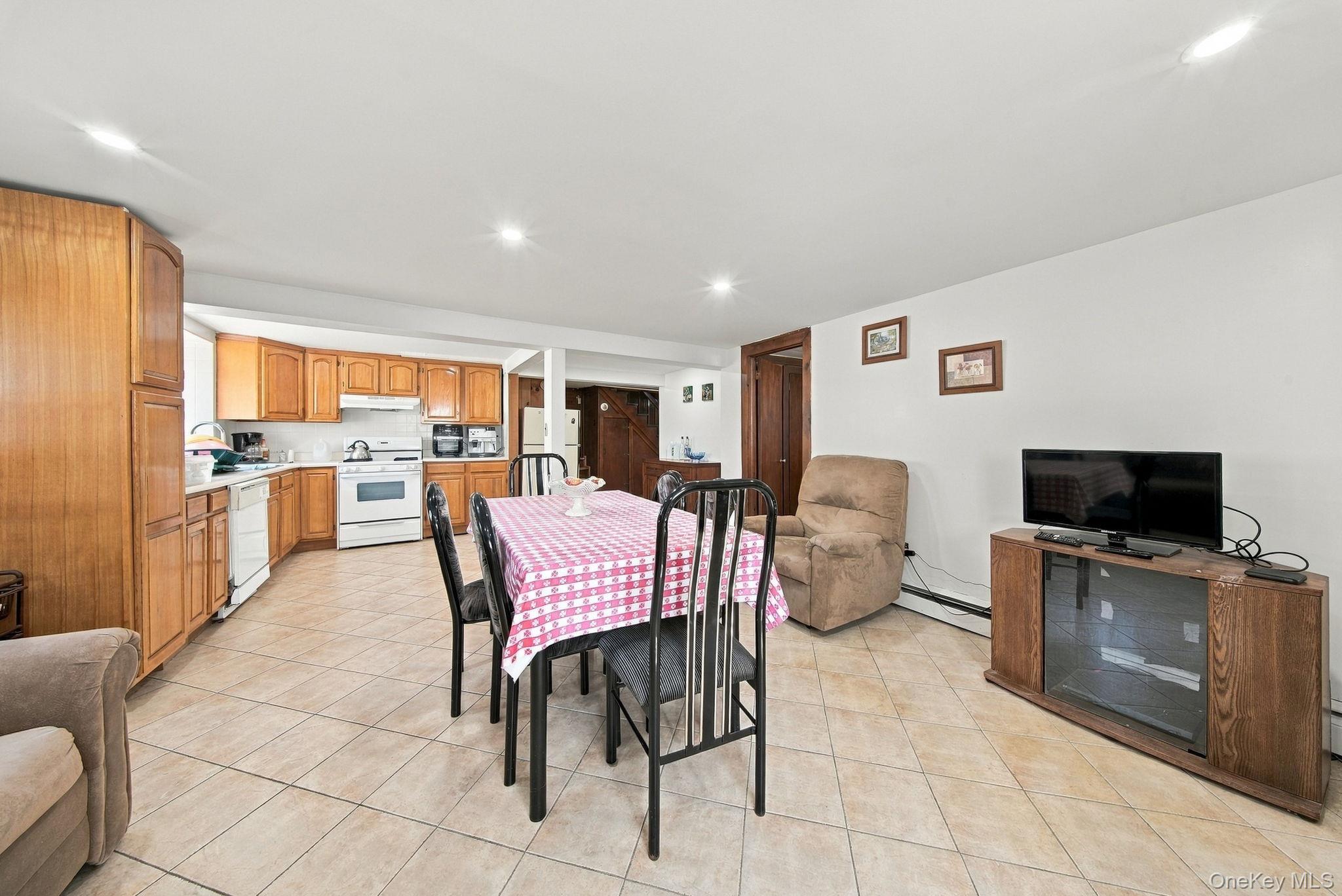208 White Bridge Road Property Photo 8