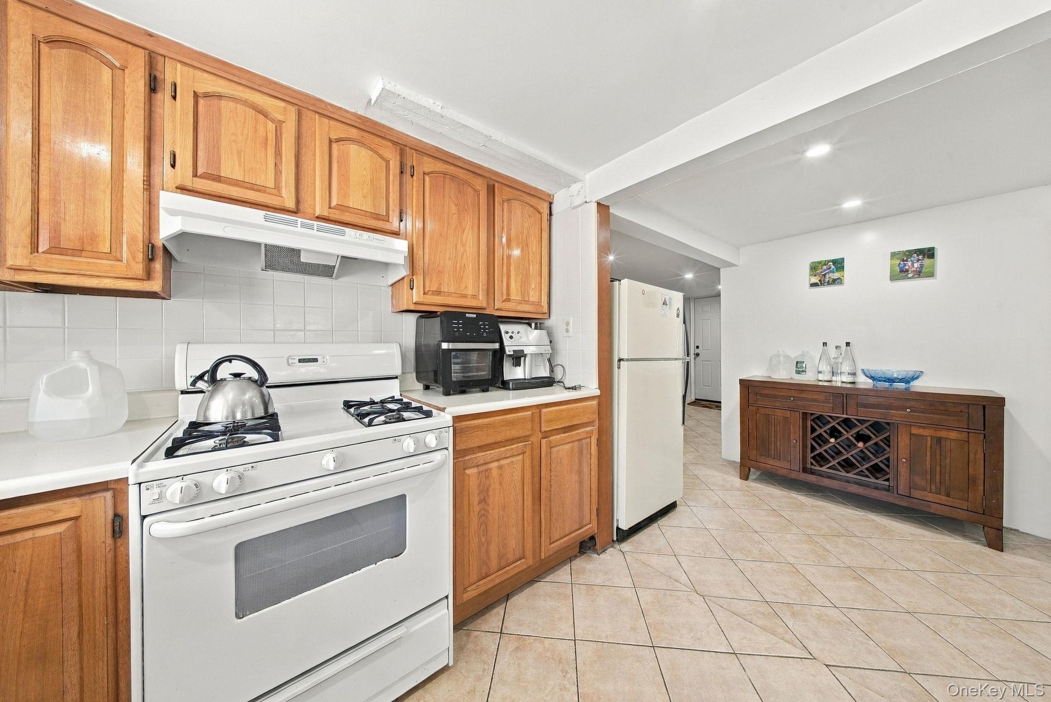 208 White Bridge Road Property Photo 11