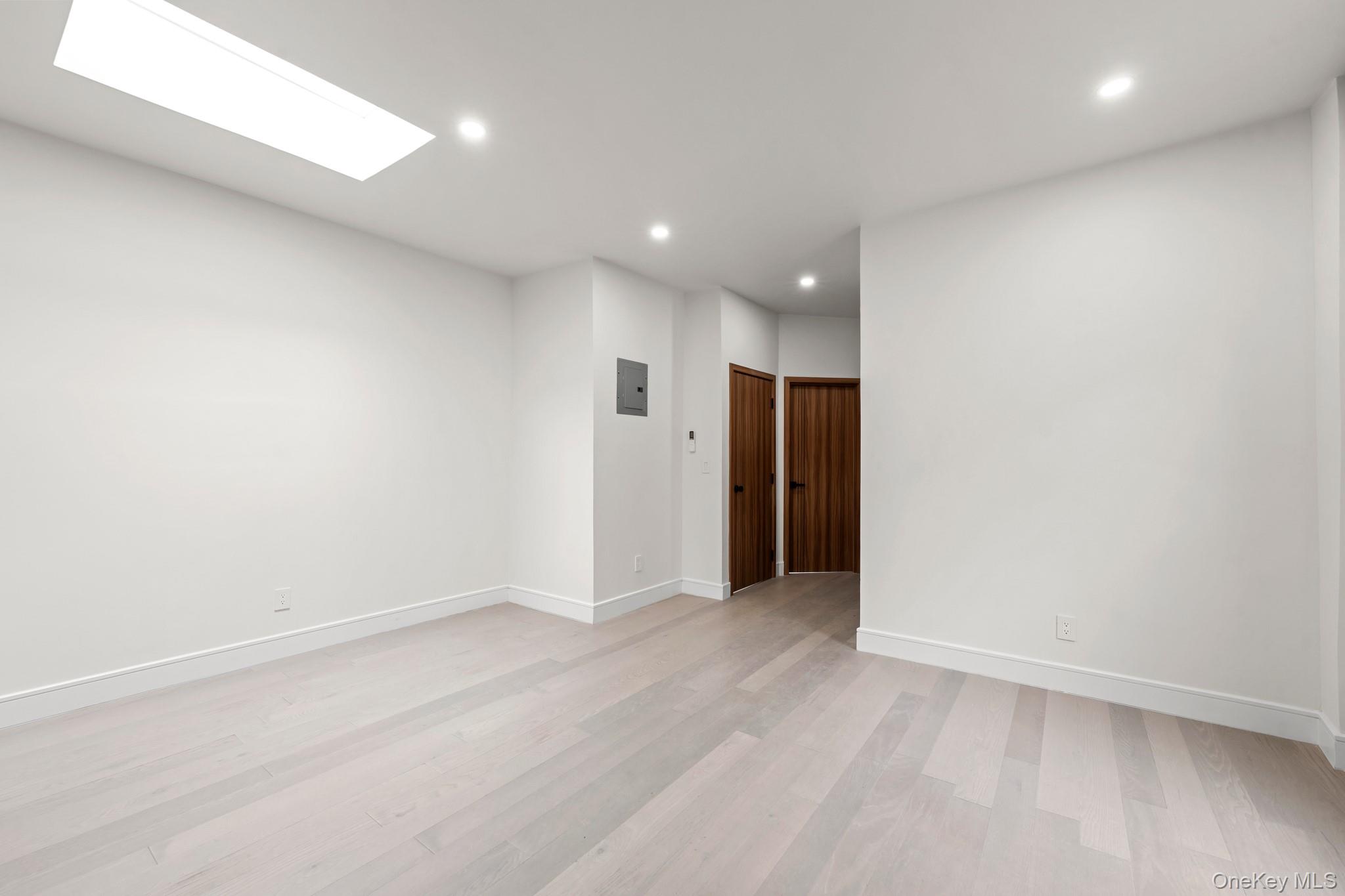 1024 E 226th Street Property Photo 12