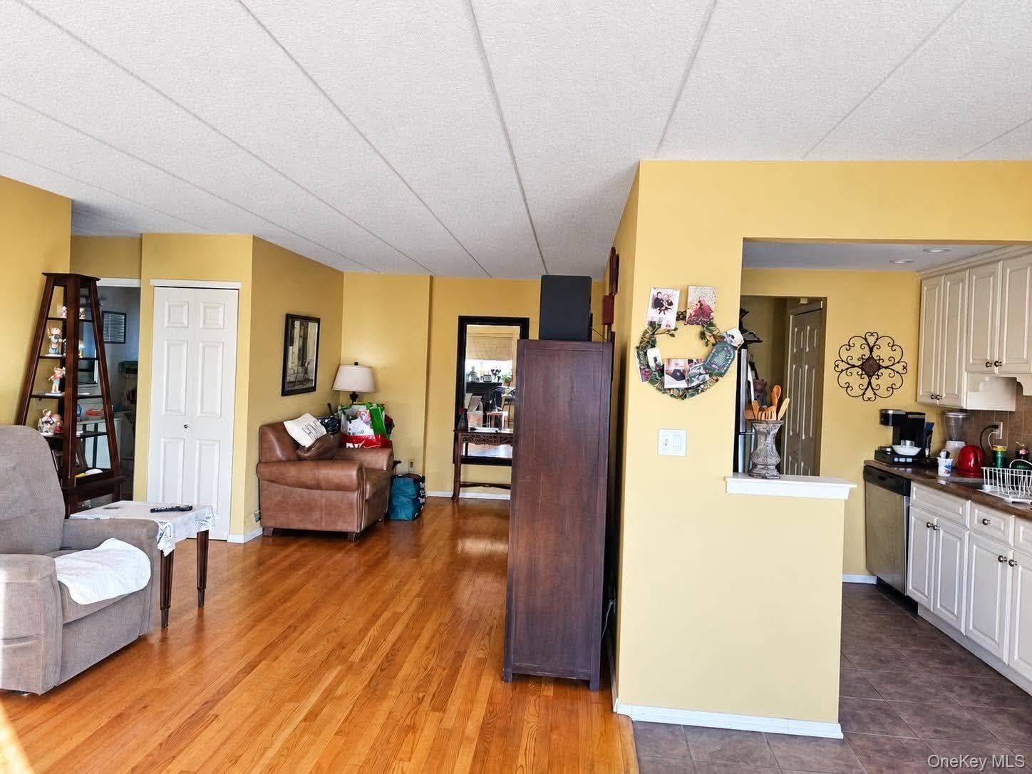 6112 69th Street 2a Property Photo 5