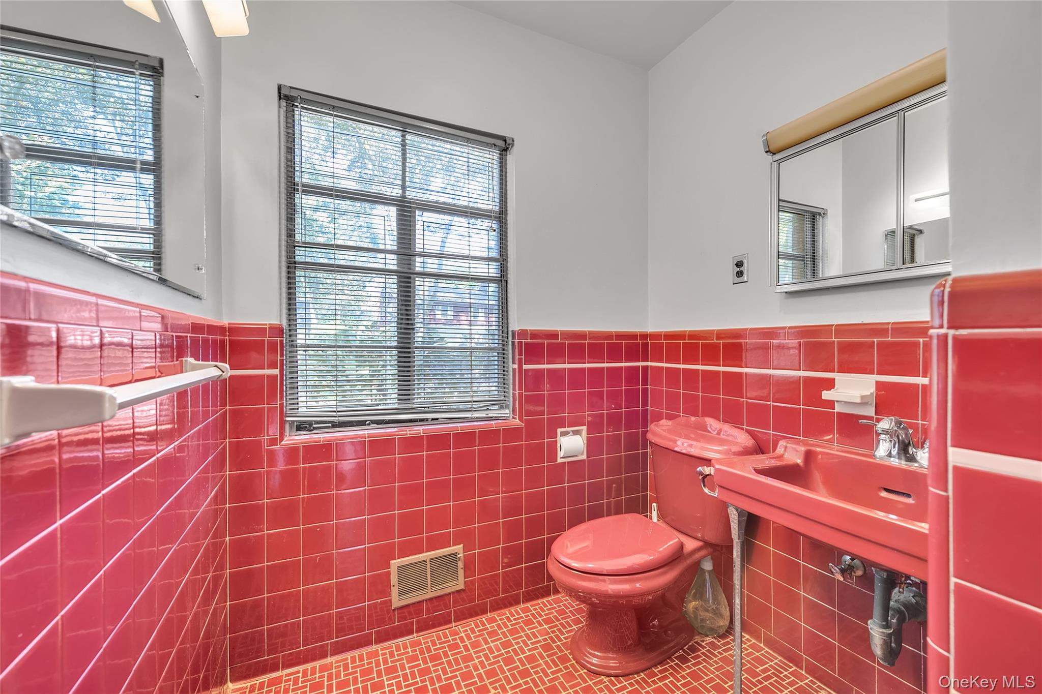 238 Clent Road Property Photo 12