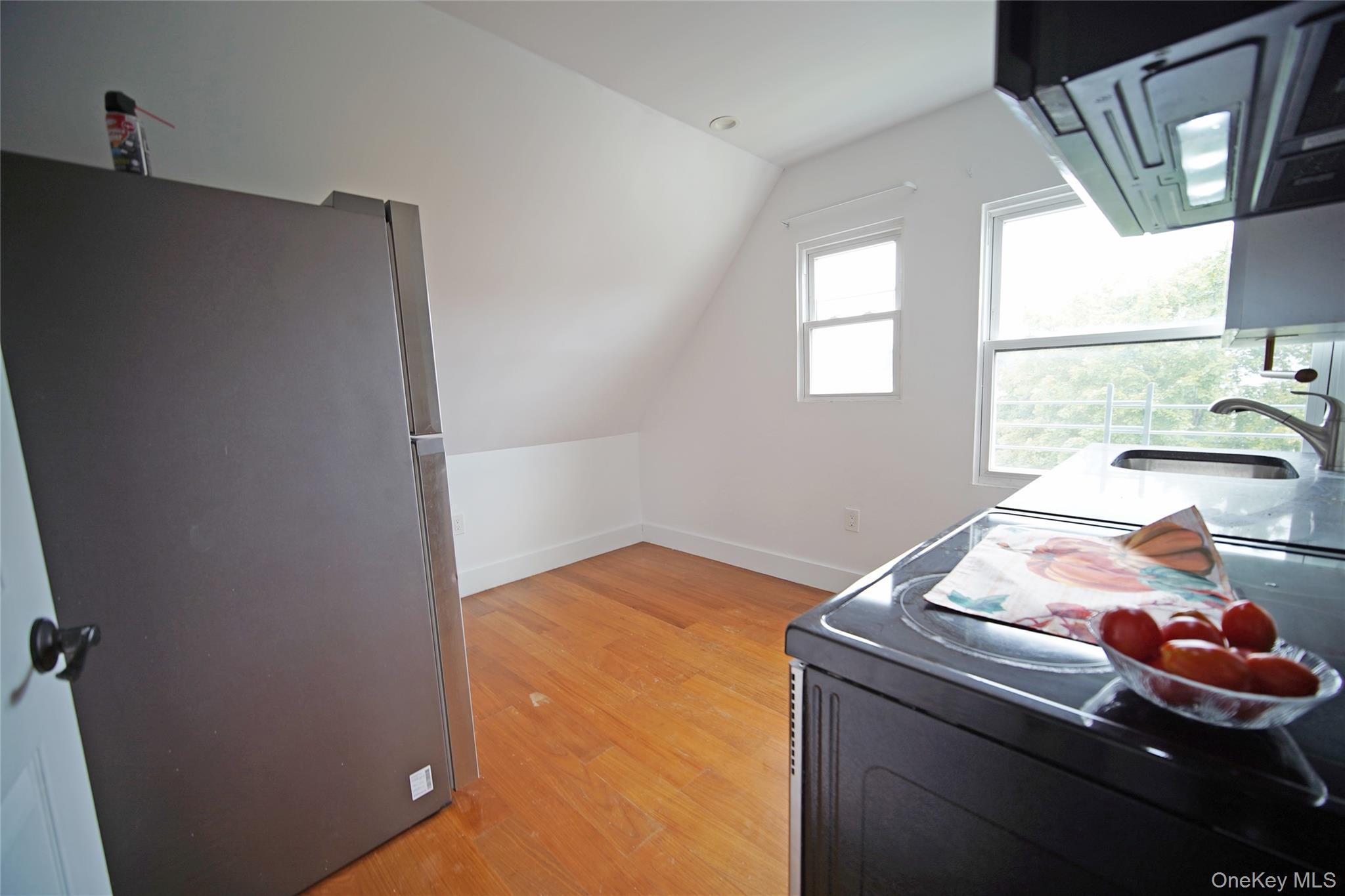 58 S 9th Avenue Property Photo 3