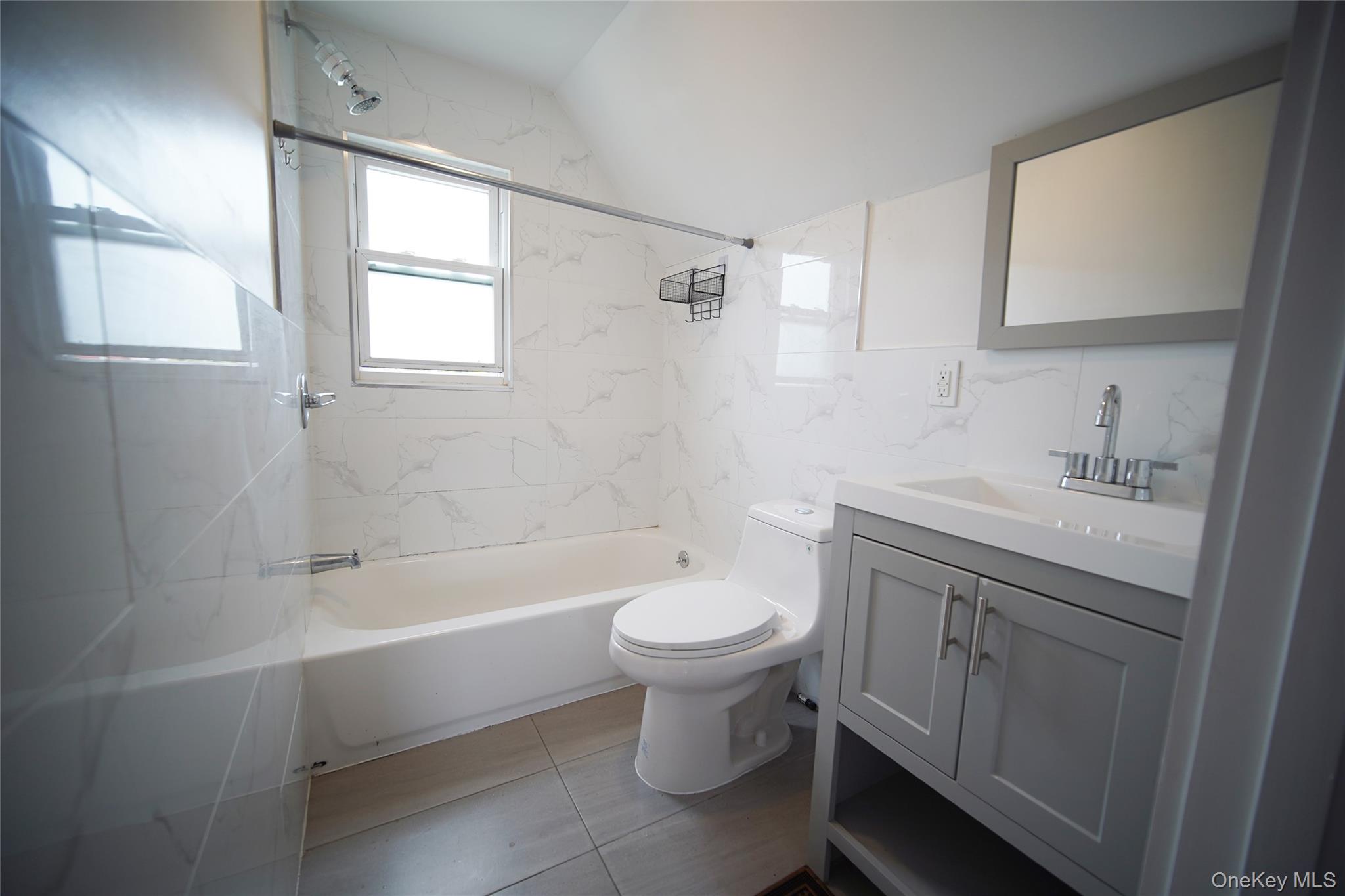 58 S 9th Avenue Property Photo 4