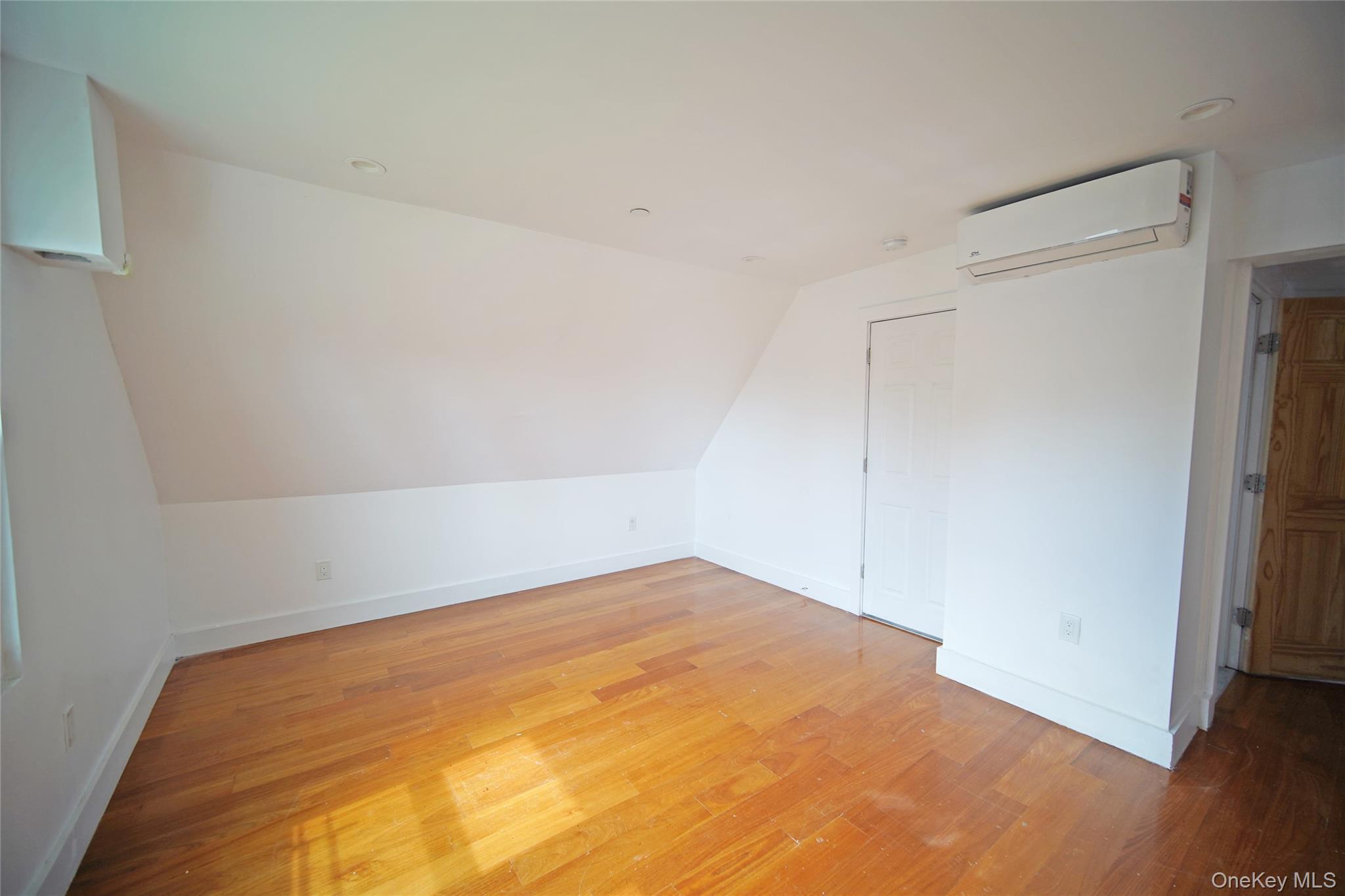 58 S 9th Avenue Property Photo 6