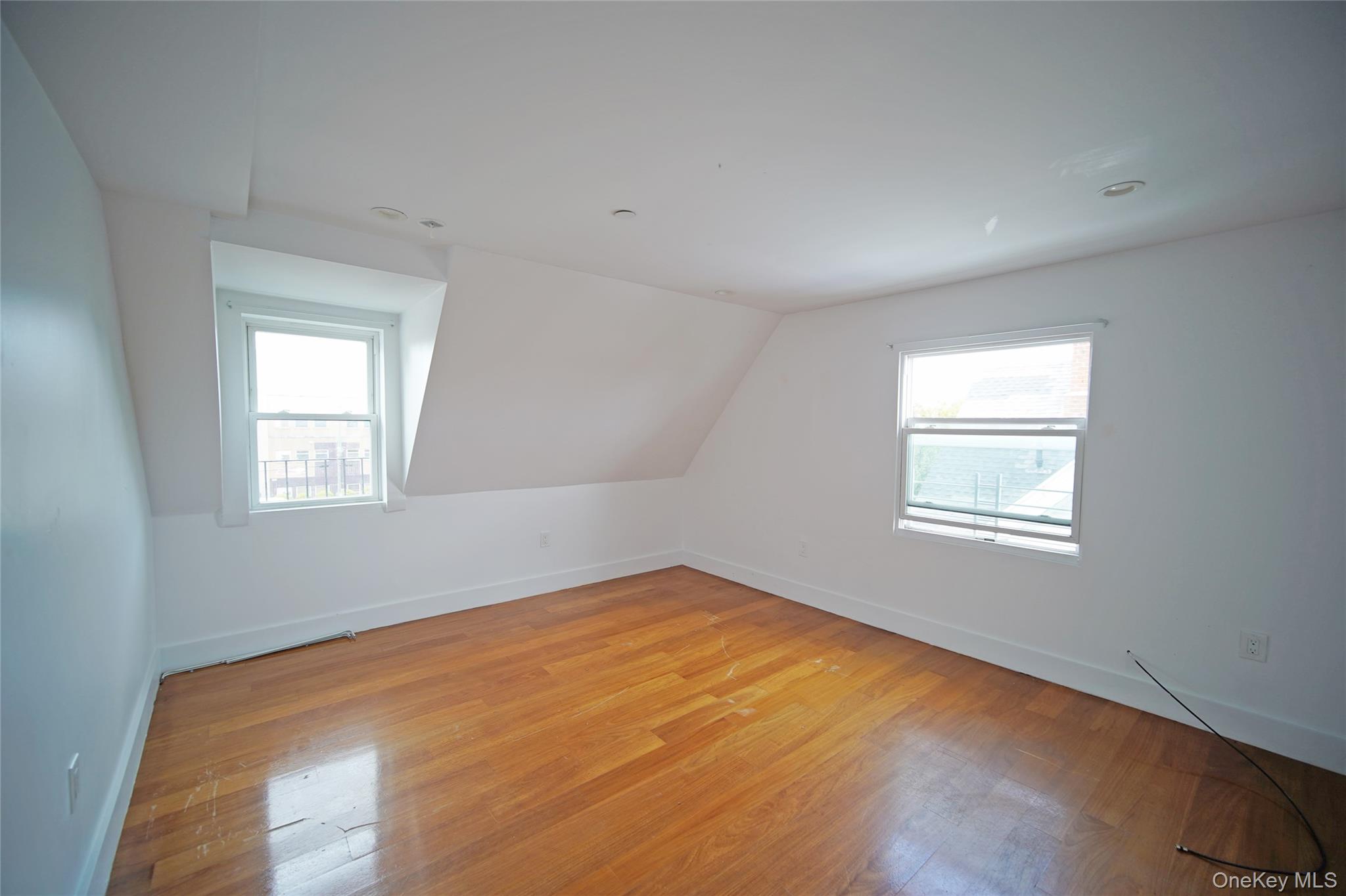 58 S 9th Avenue Property Photo 7