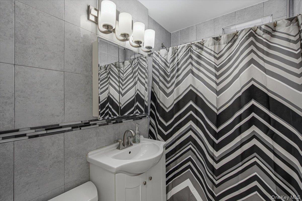 2107 Wallace Ave Wallace 6a Property Photo 6