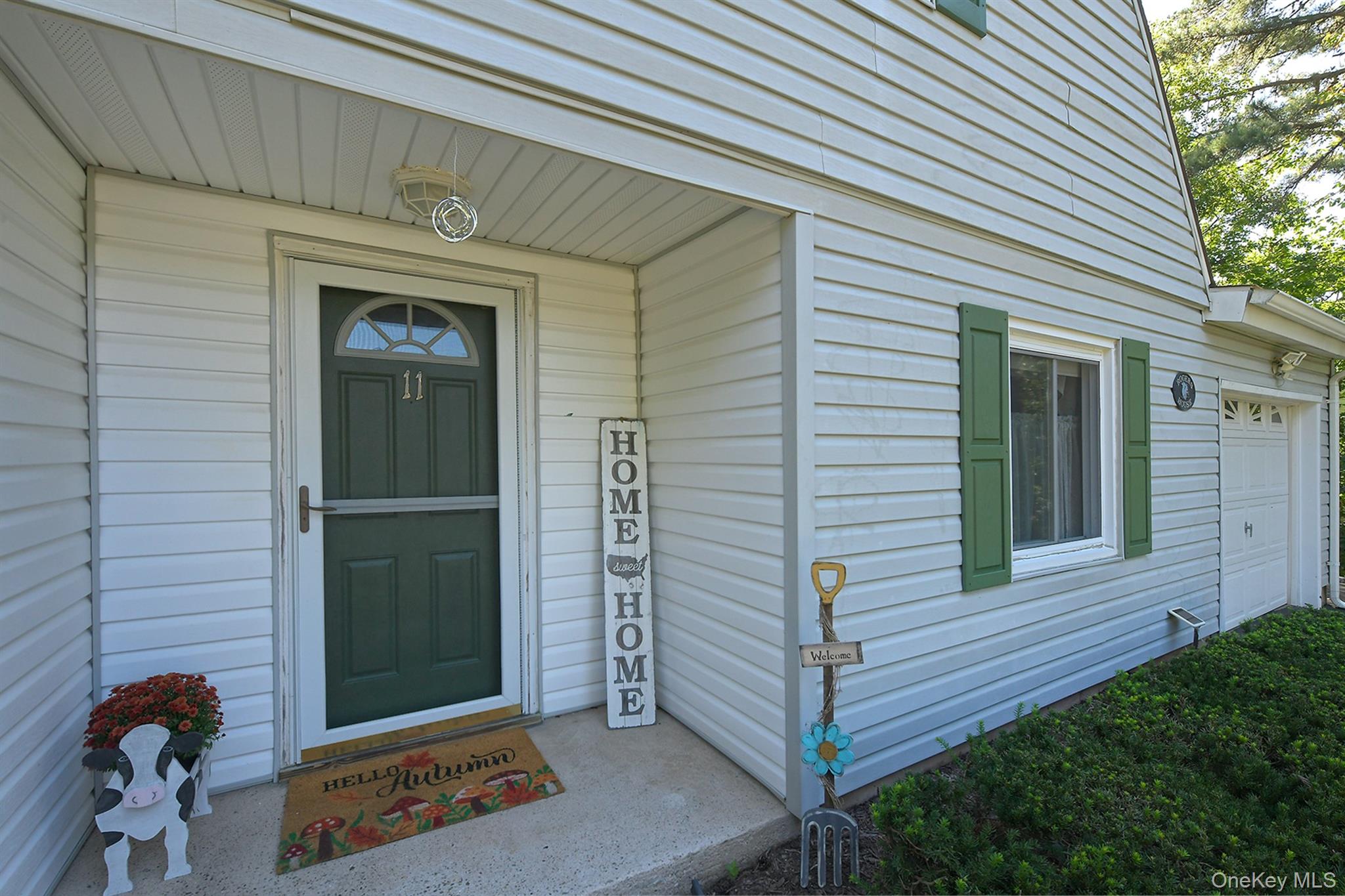 11 Crooked Pine Drive Property Photo 2