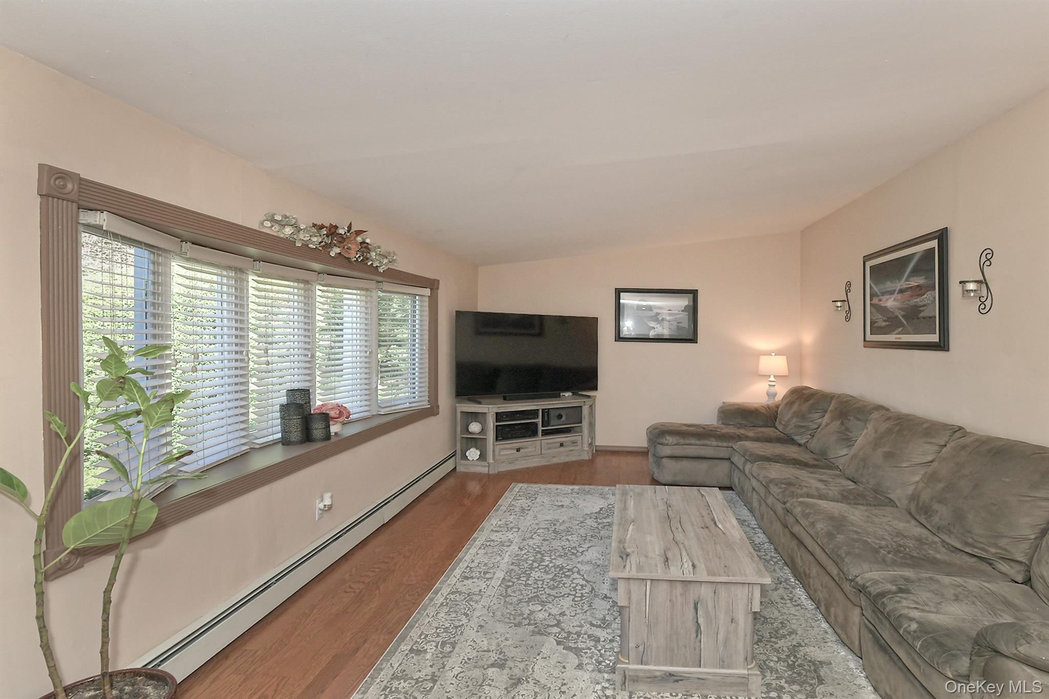 11 Crooked Pine Drive Property Photo 3