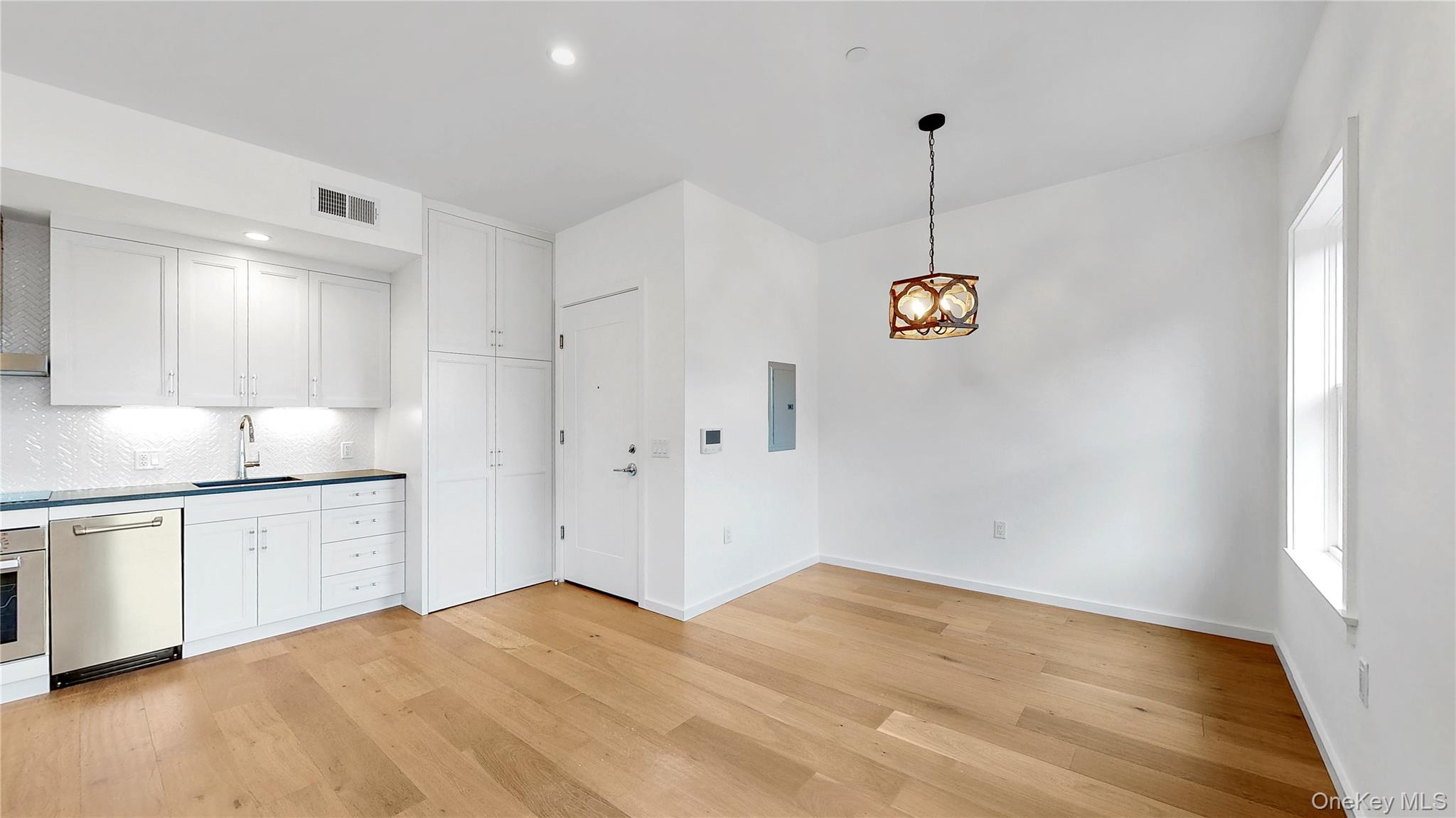 16 Main 5a Property Photo 3