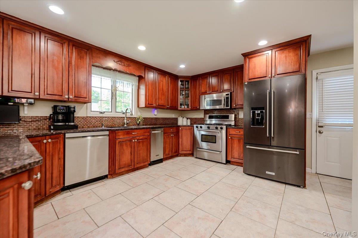 24 William Avenue Property Photo 10