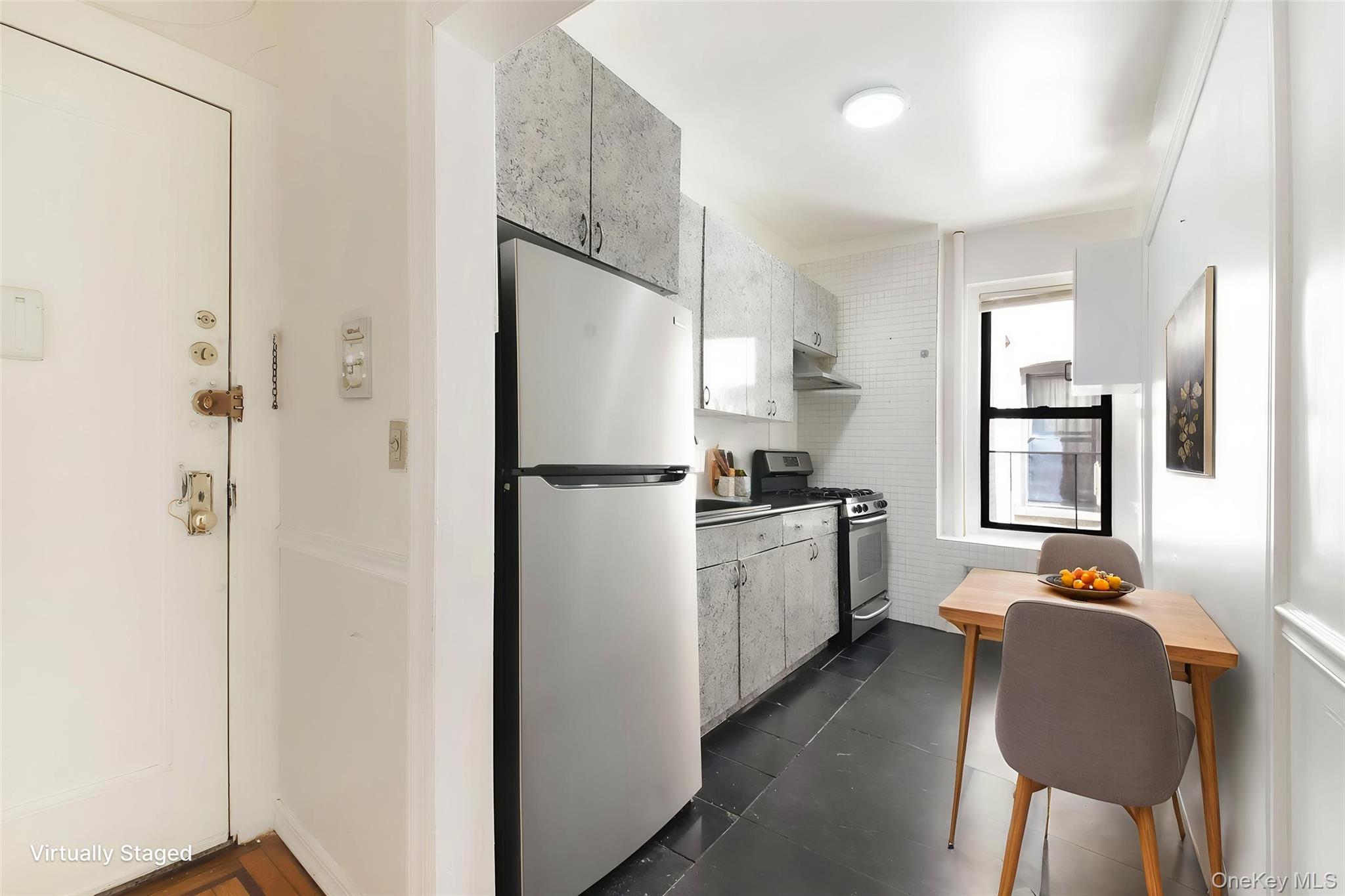 1802 Ocean Parkway D18 Property Photo 2