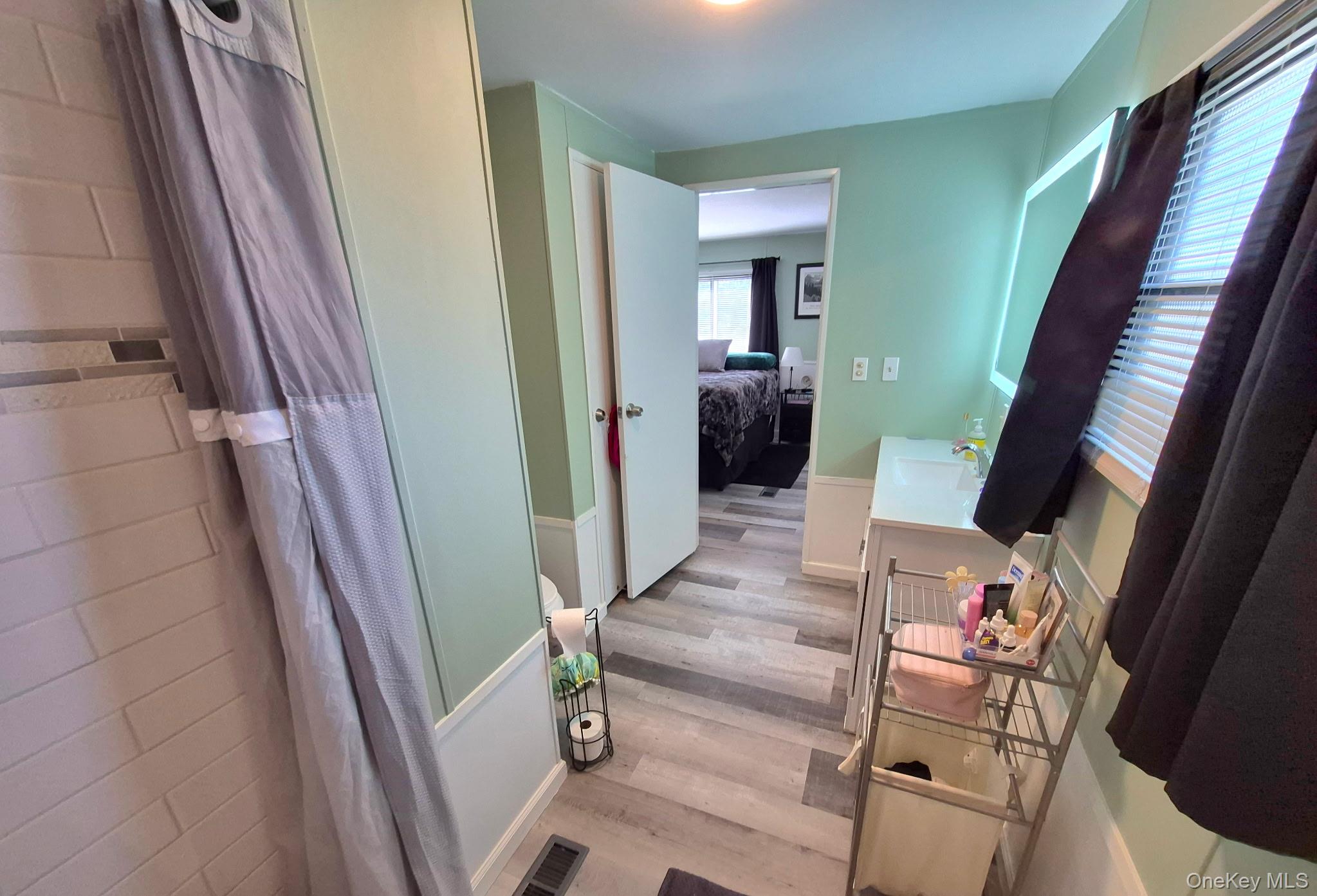 37-28 Hubbard Avenue Property Photo 9