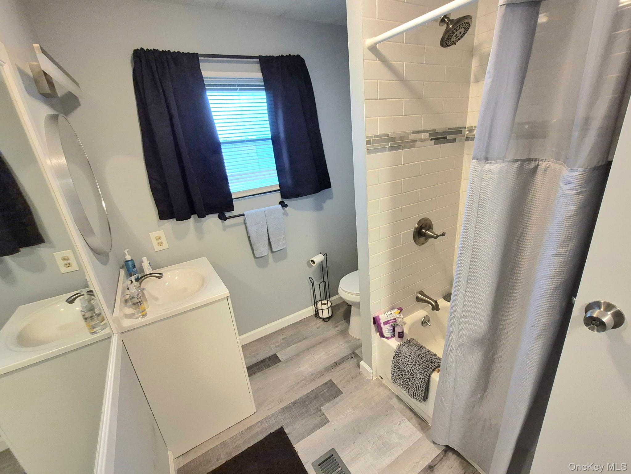 37-28 Hubbard Avenue Property Photo 24