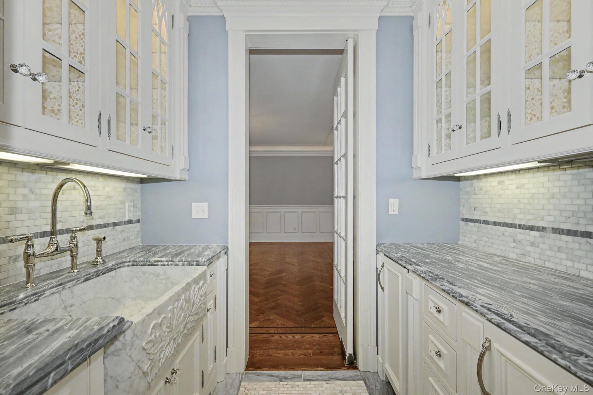 386 Westover Road Property Photo 8
