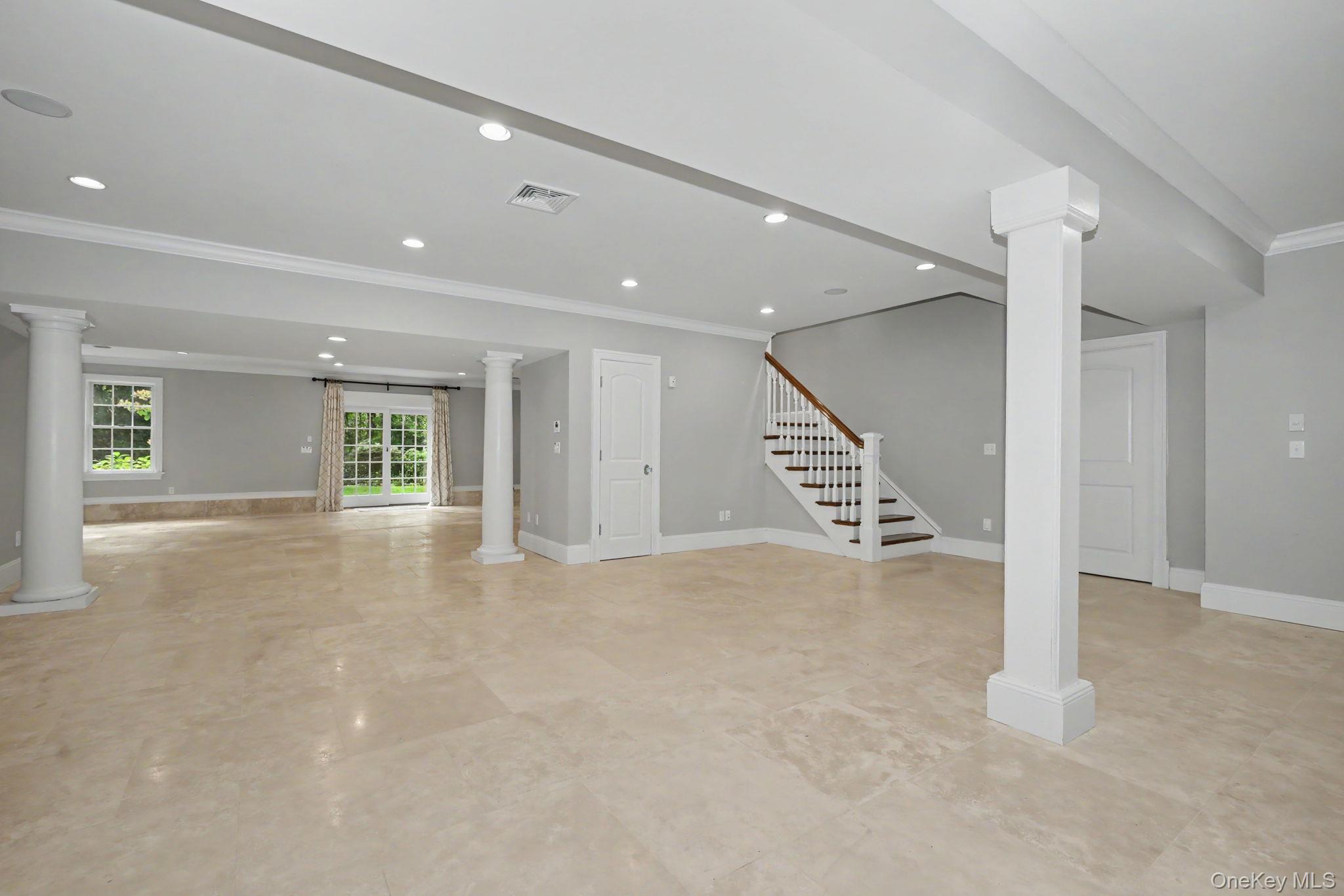 386 Westover Road Property Photo 34