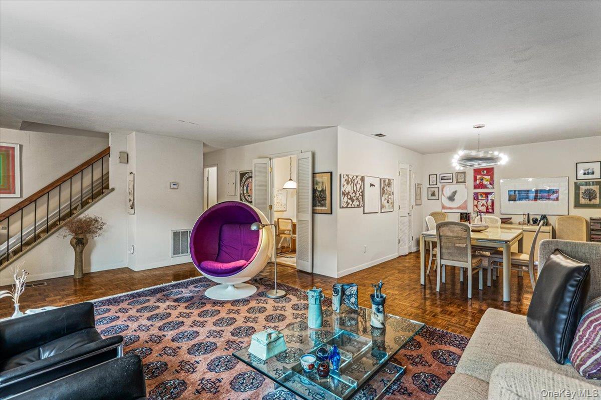 4 Spring Hollow Property Photo 4