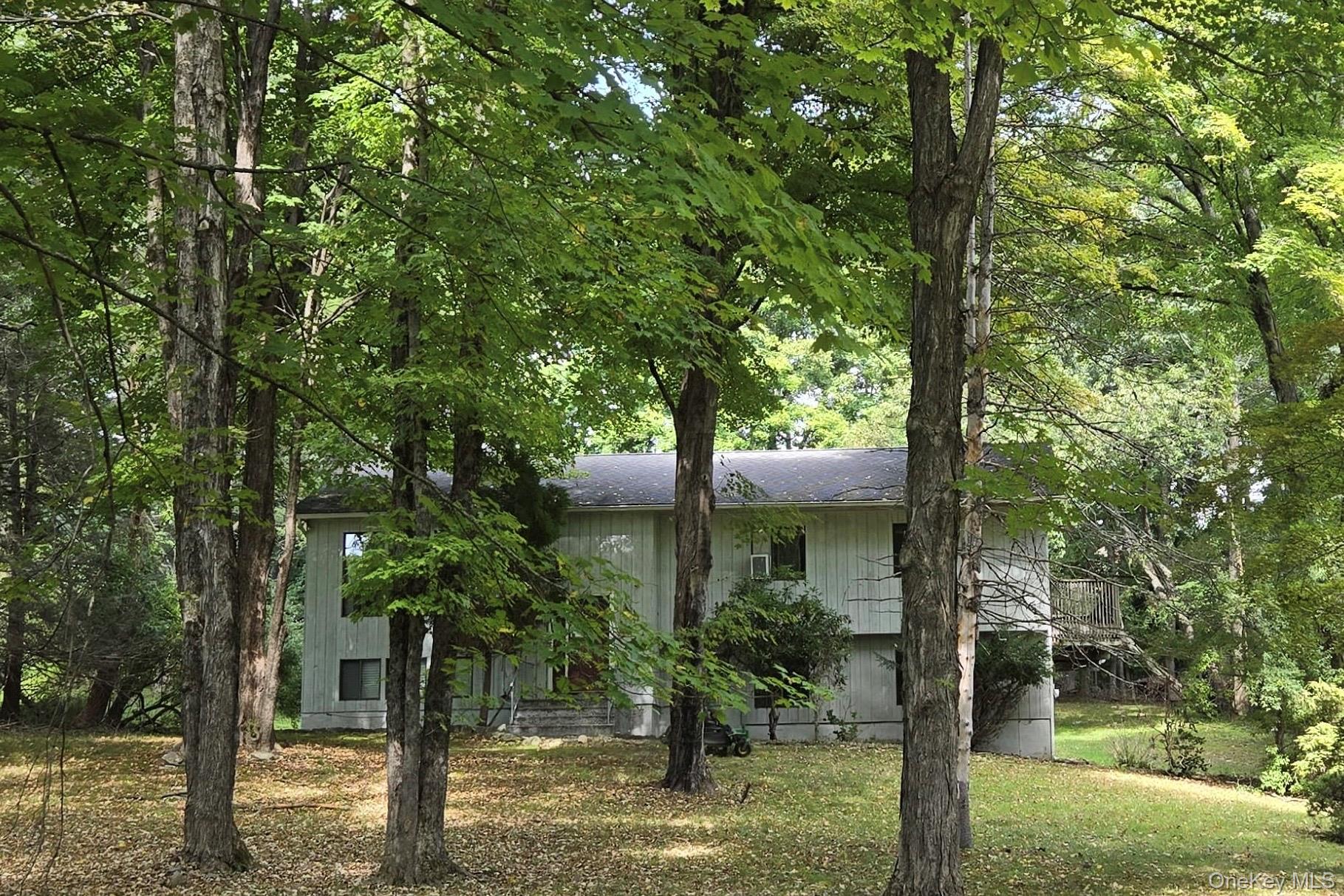 17 Franklin Drive Property Photo 3