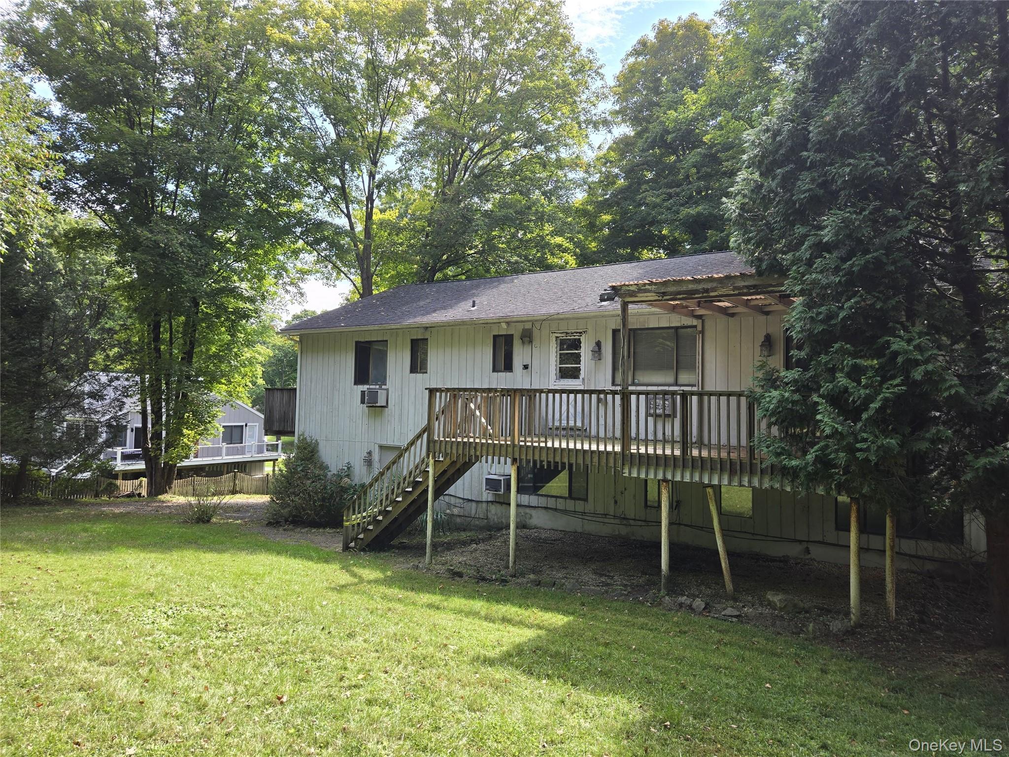 17 Franklin Drive Property Photo 5