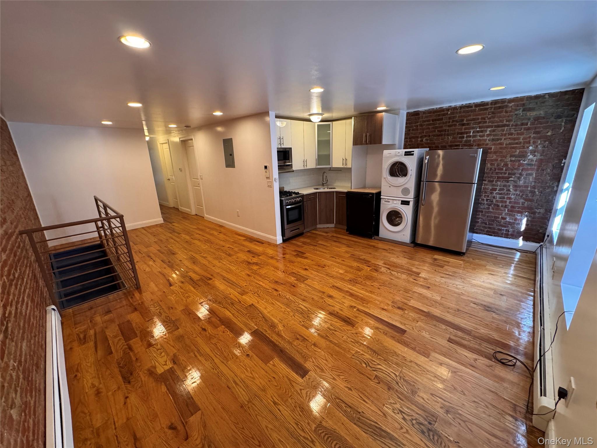 887 Lafayette Avenue Property Photo 2