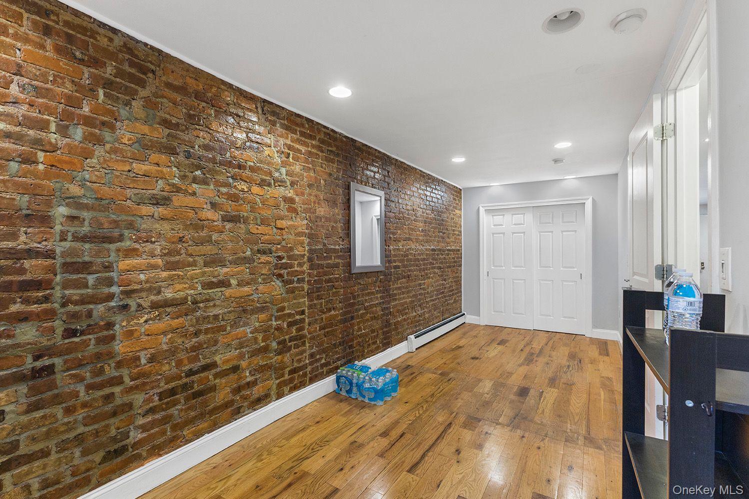 887 Lafayette Avenue Property Photo 4