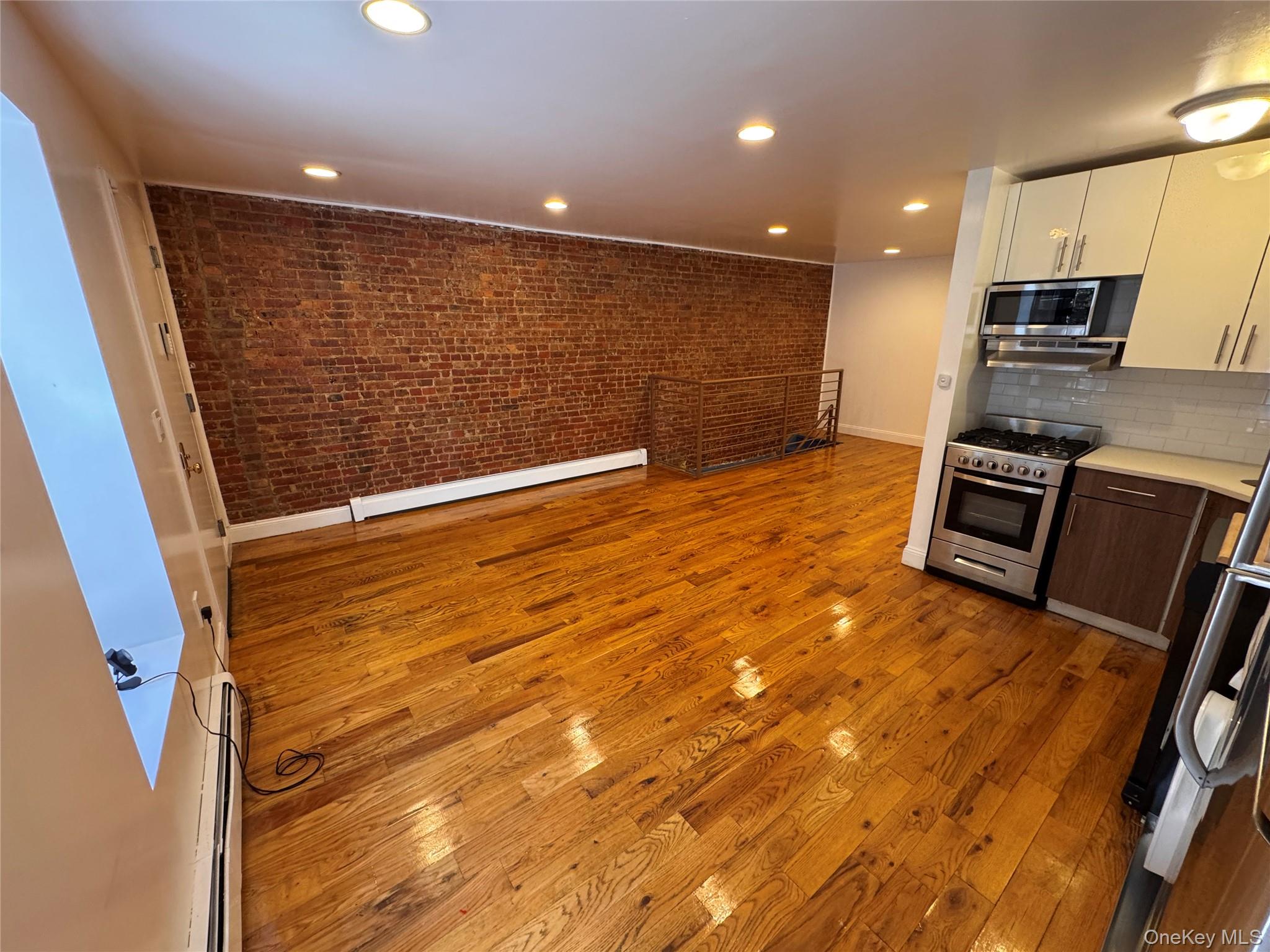 887 Lafayette Avenue Property Photo 7
