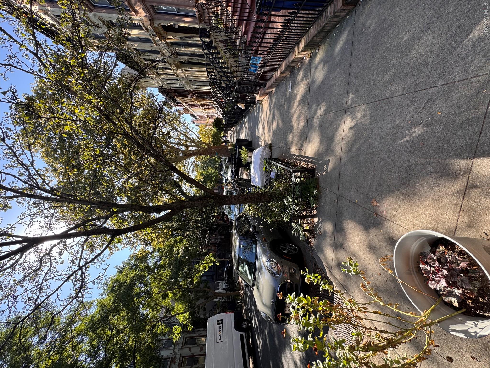 887 Lafayette Avenue Property Photo 20