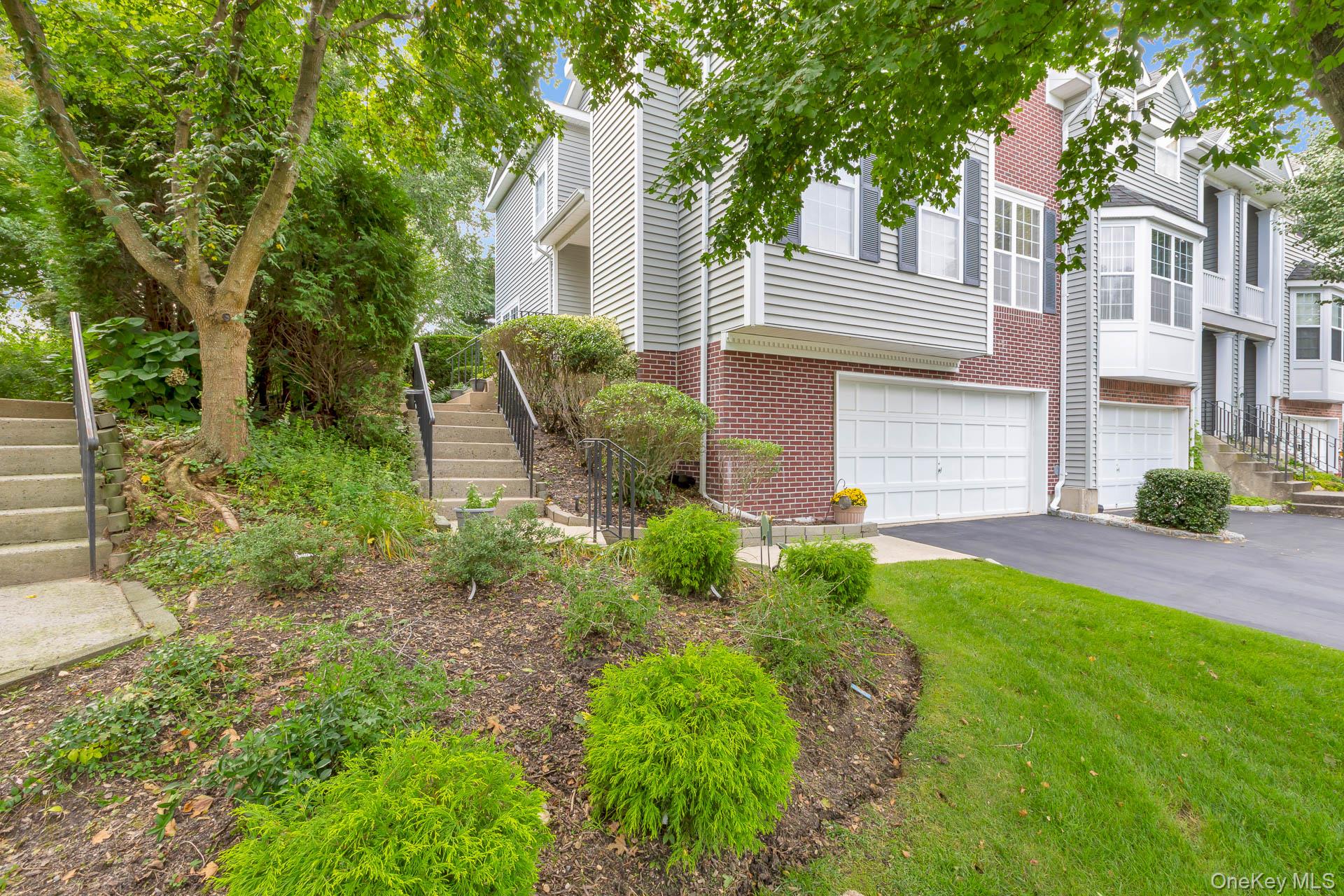 143 Paddington Circle Property Photo 3